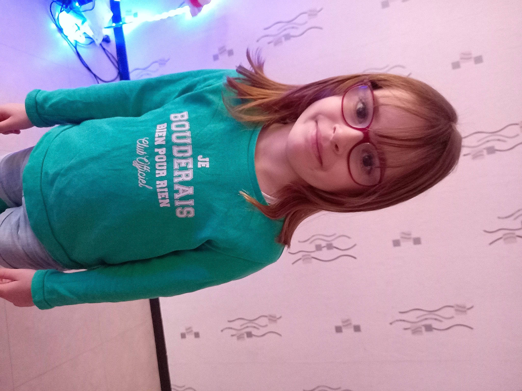 Lily-rose participe au concours pour gagner de l'argent avec cette photo : abdomen, child, elbow, eyelash, eyewear, flesh, fun, glasses, hair_coloring, happy, jewellery, joy, leisure, magenta, person, pink, sleeve, smile, t_shirt, thigh