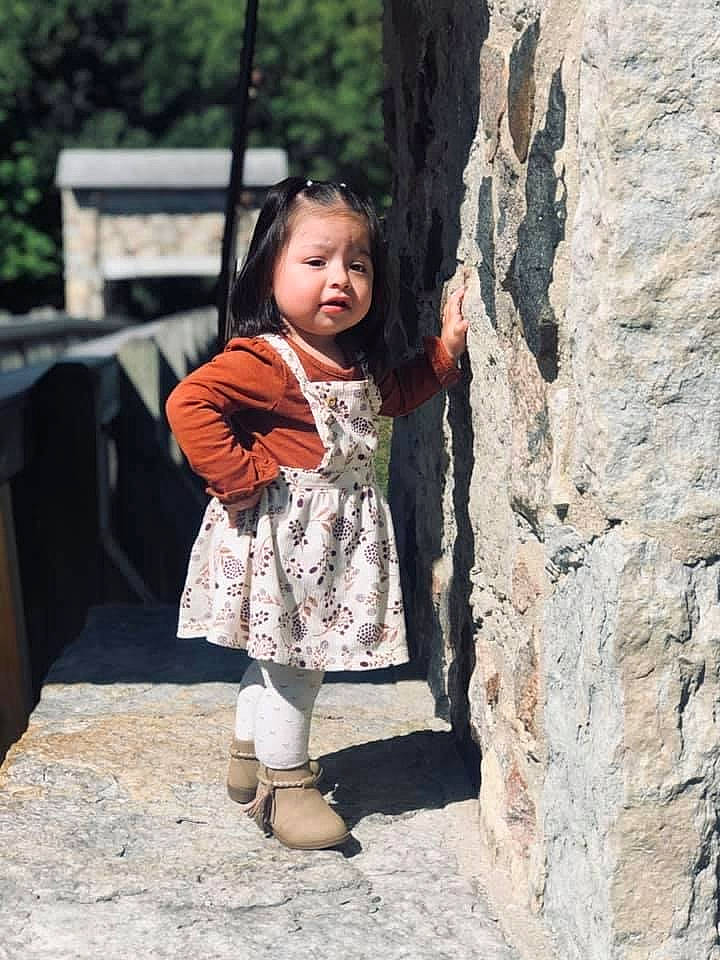 Maleni is registered to the contest to win money with this photo: beauty, child, child_model, fawn, long_hair, person, photograph, photography, plant, smile, tree, vacation