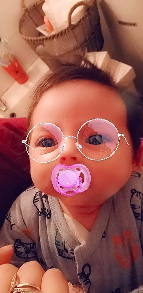 Ines a rejoint le concours — aidez-le/la à gagner de superbes lots ! cheek, chin, cool, ear, eyebrow, eyelash, eyewear, facial_expression, forehead, glasses, happy, iris, jaw, lip, mouth, neck, nose, person, pink, skin