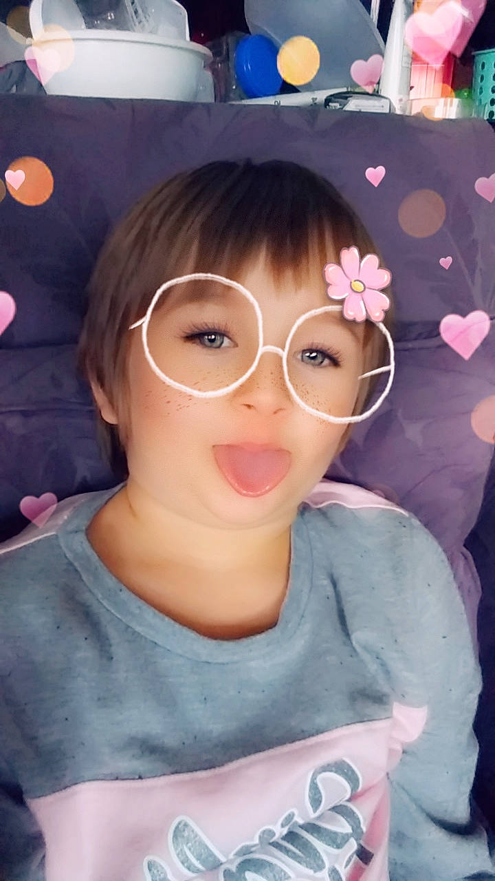 Heavyn is registered to the contest to win money with this photo: black_hair, brown_hair, cheek, child, chin, cool, eye, eyewear, face, forehead, girl, glasses, hairstyle, head, human_hair_color, mouth, nose, person, product, toddler