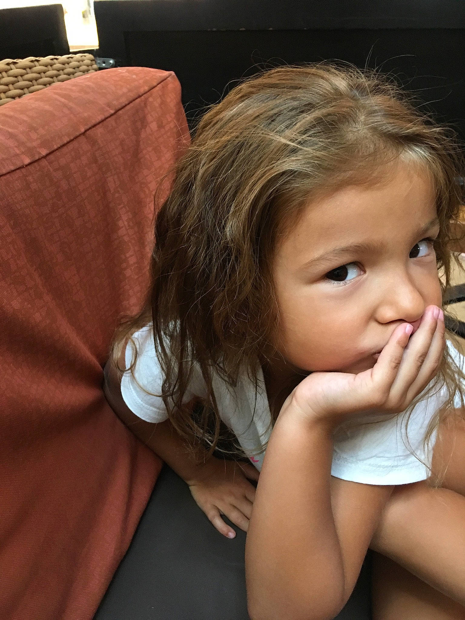 Andréa participe au concours pour gagner de l'argent avec cette photo : brown_hair, cheek, child, chin, ear, girl, infant, mouth, neck, nose, person, smile, toddler