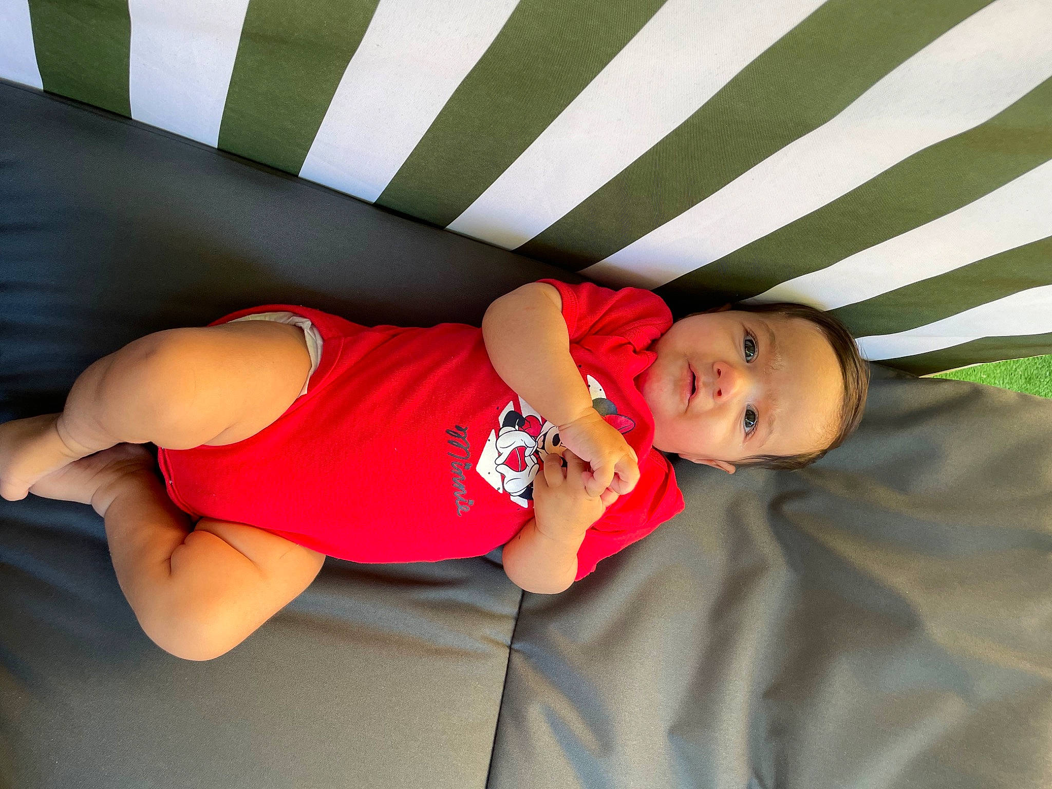 Lea participe au concours pour gagner de l'argent avec cette photo : abdomen, arm, baby, chest, comfort, elbow, headgear, human_body, human_leg, knee, lap, leg, muscle, navel, person, shorts, stomach, thigh, toddler, trunk