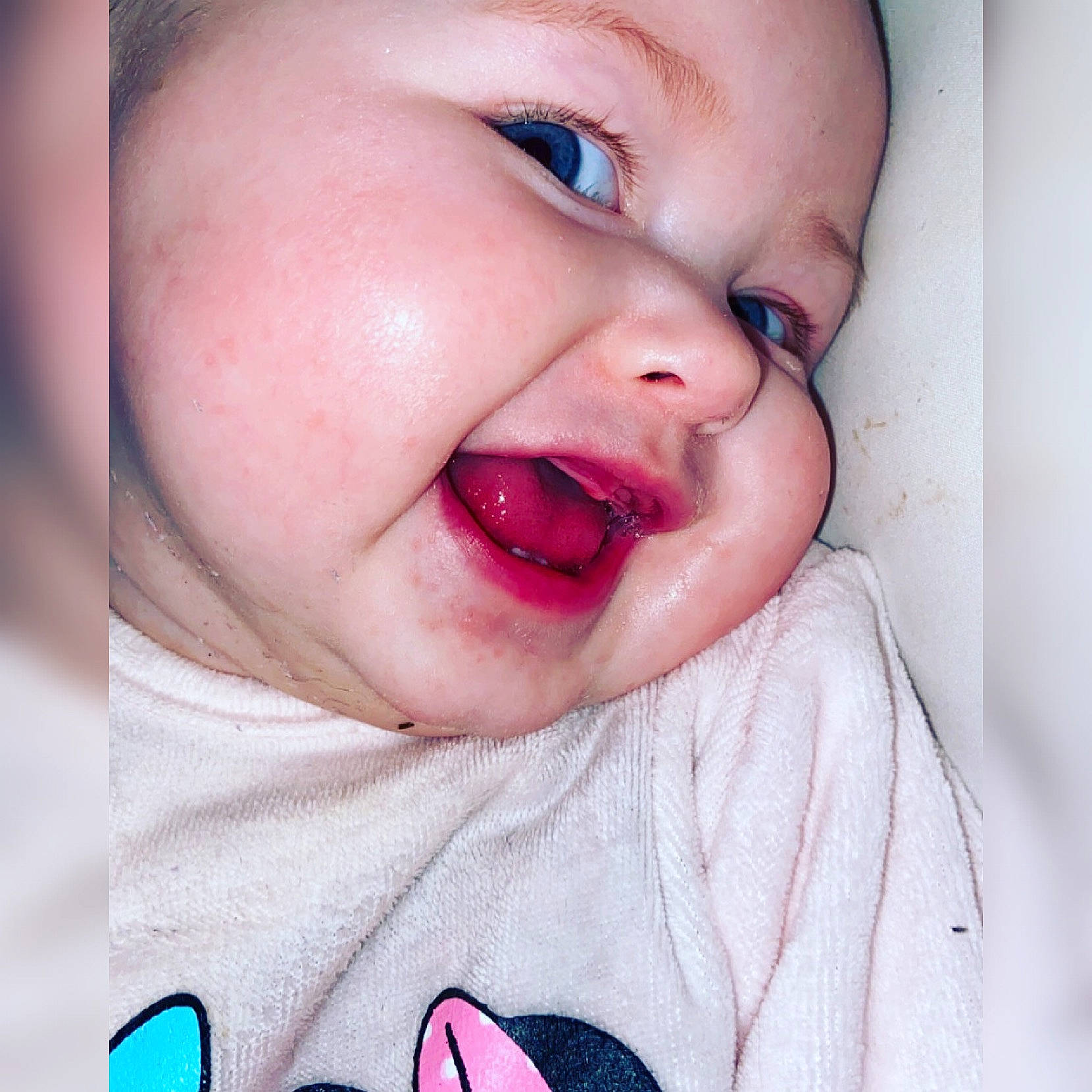 Dayanna participe au concours pour gagner de l'argent avec cette photo : baby, baby_toddler_clothing, cheek, chin, ear, eye, eyebrow, eyelash, gesture, happy, human_body, jaw, lip, mouth, nose, organ, person, pink, skin, smile