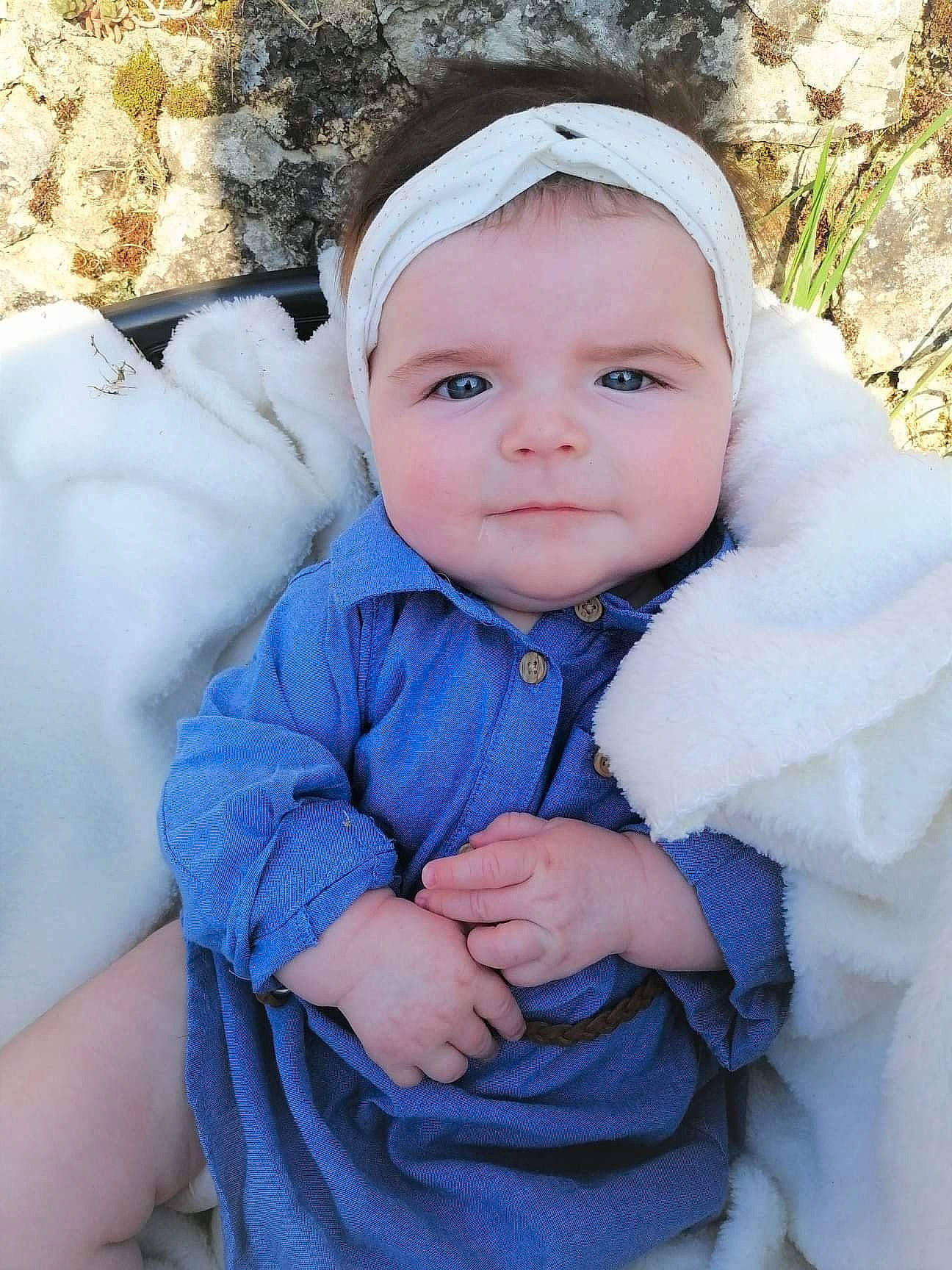 Shayna a rejoint le concours — aidez-le/la à gagner de superbes lots ! baby, baby_products, blue, cheek, child, eye, face, head, headwear, person, product, skin, toddler