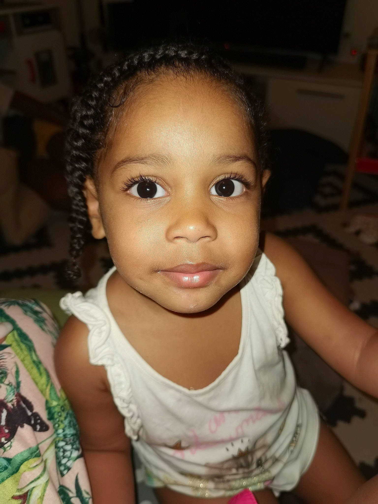 Néha participe au concours pour gagner de l'argent avec cette photo : afro, black_hair, cheek, chin, cool, ear, eye, eyebrow, eyelash, flash_photography, forehead, hair, happy, iris, joy, lip, mouth, nose, person, skin