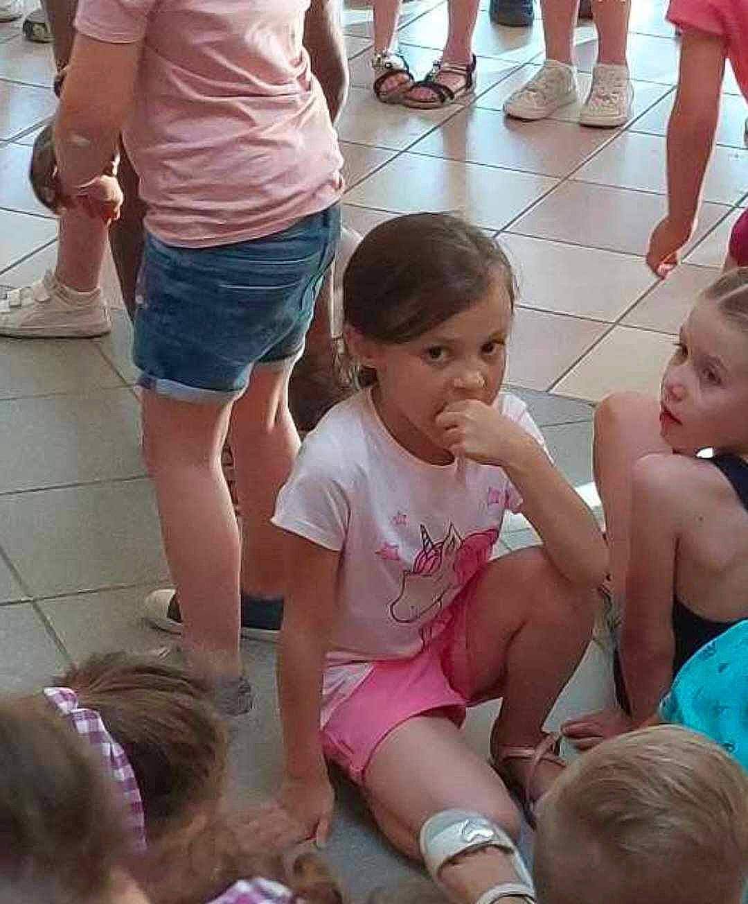 Savannah a rejoint le concours — aidez-le/la à gagner de superbes lots ! child, event, foot, fun, happy, human, human_leg, joint, leg, leisure, people, person, photograph, pink, shorts, snapshot, summer, thigh, toddler, waist