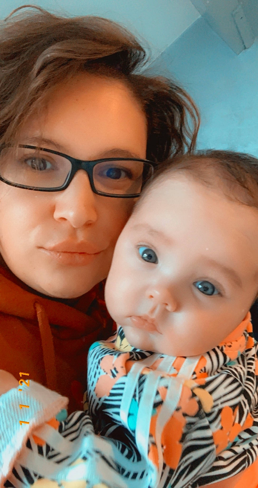 Rachel participe au concours pour gagner de l'argent avec cette photo : blue, cheek, chin, eye, eyebrow, face, facial_expression, forehead, glasses, hairstyle, happy, human, iris, lip, mouth, nose, organ, person, product, skin