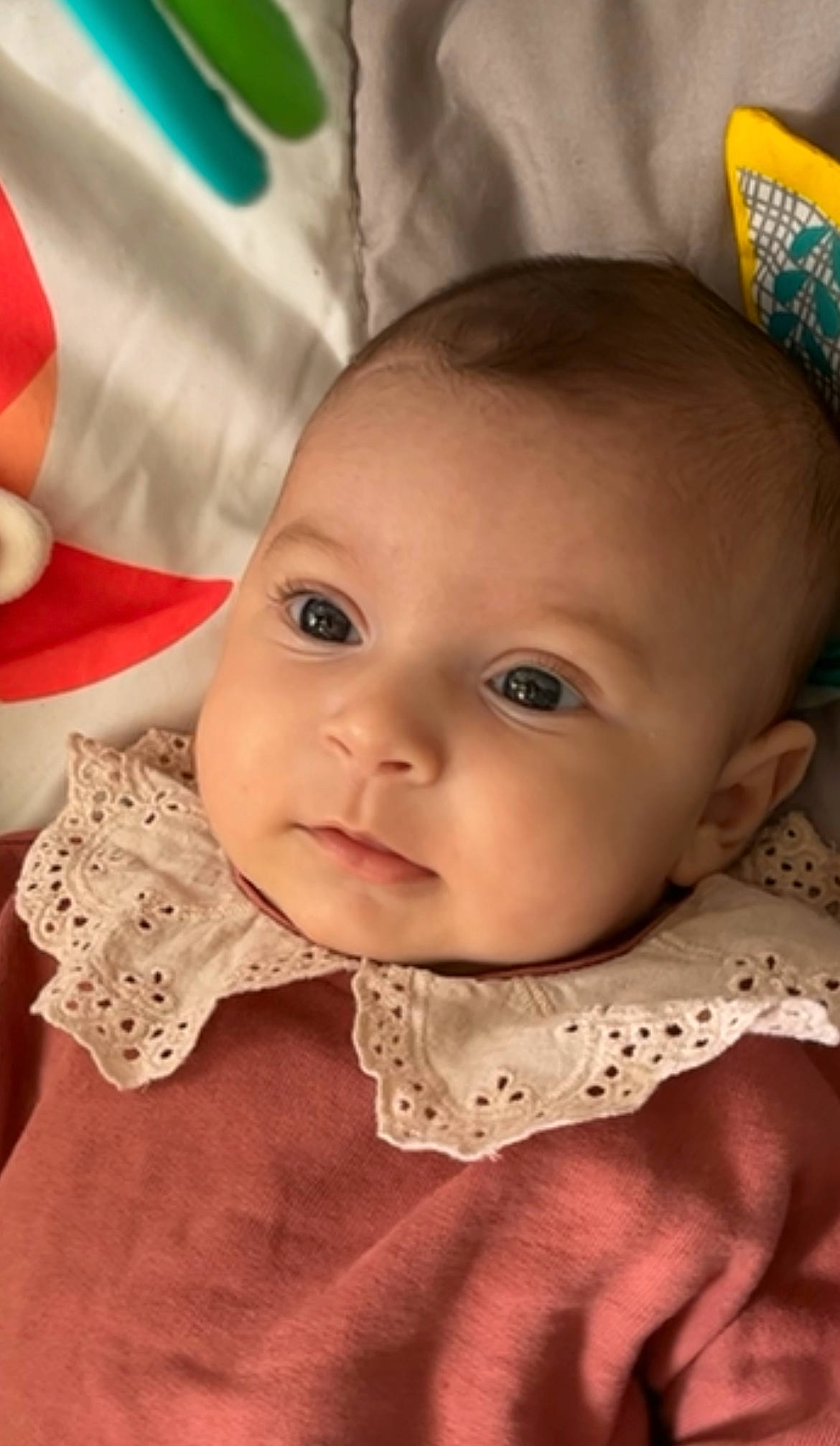 Agathe a rejoint le concours — aidez-le/la à gagner de superbes lots ! baby, baby_toddler_clothing, cheek, chin, collar, ear, eye, eyebrow, face, happy, iris, lip, mouth, nose, organ, person, skin, sleeve, smile, textile