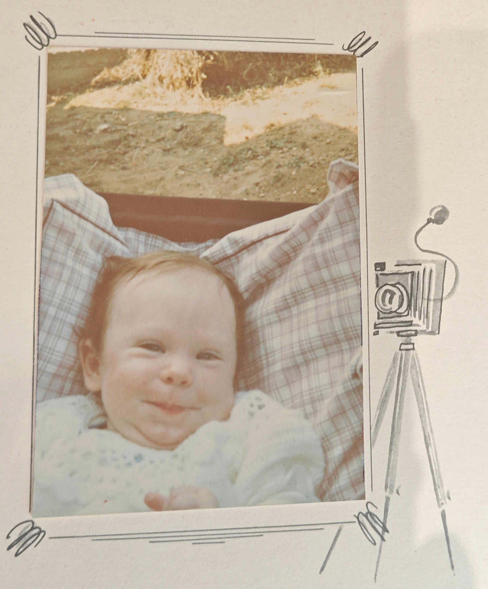 Jeanne participe au concours pour gagner de l'argent avec cette photo : baby, infant, smile, plaid, pillow, outdoor, vintage_photo, portrait, child, cute, face, expression, blanket, candid, soft_lighting, cheeky, scrapbook, doodle, camera, photography