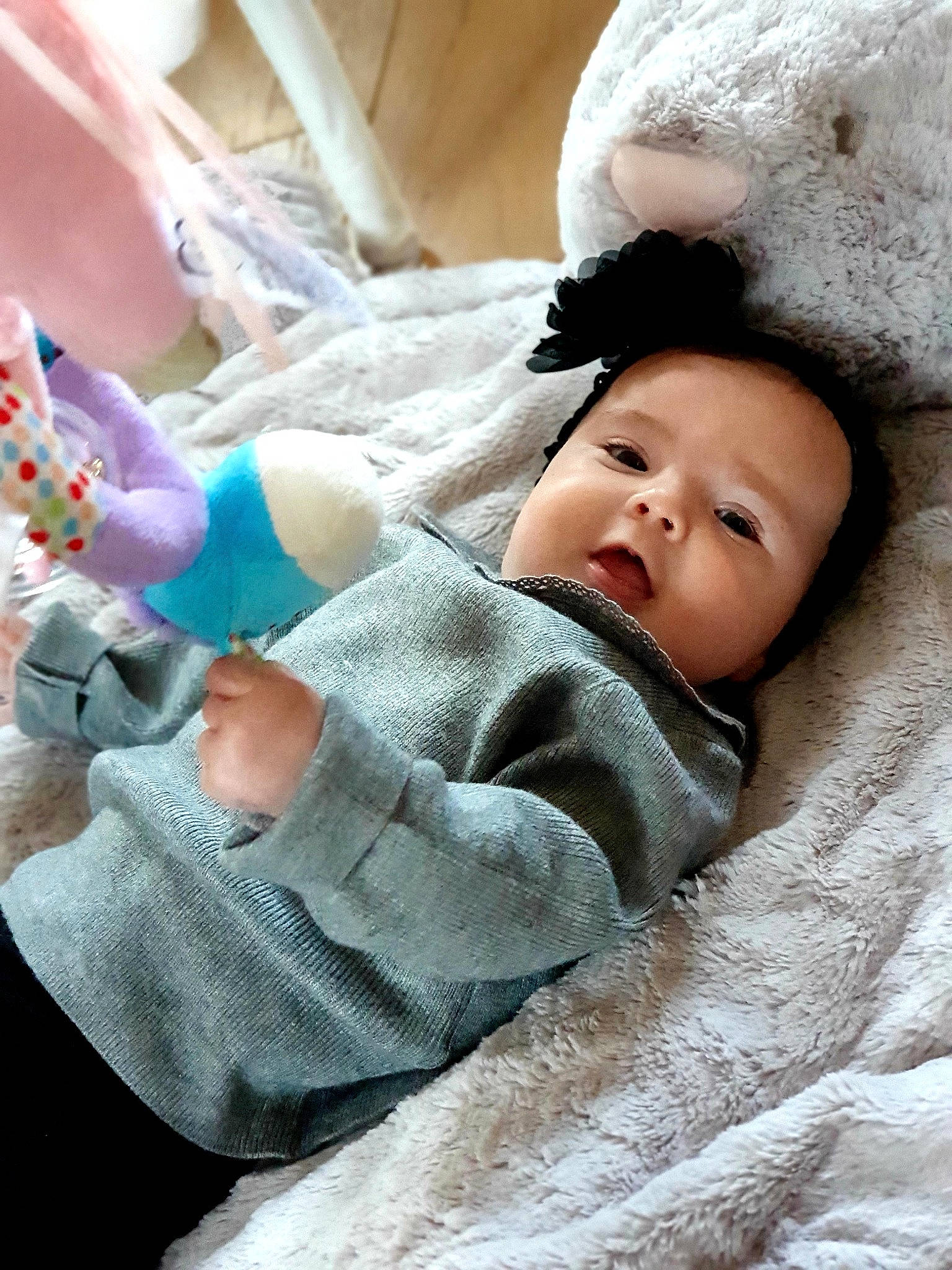 Mélya a rejoint le concours — aidez-le/la à gagner de superbes lots ! baby, baby_products, baby_sleeping, baby_toddler_clothing, bedtime, cheek, child, comfort, fur, linens, nap, person, product, skin, sleep, textile, toddler