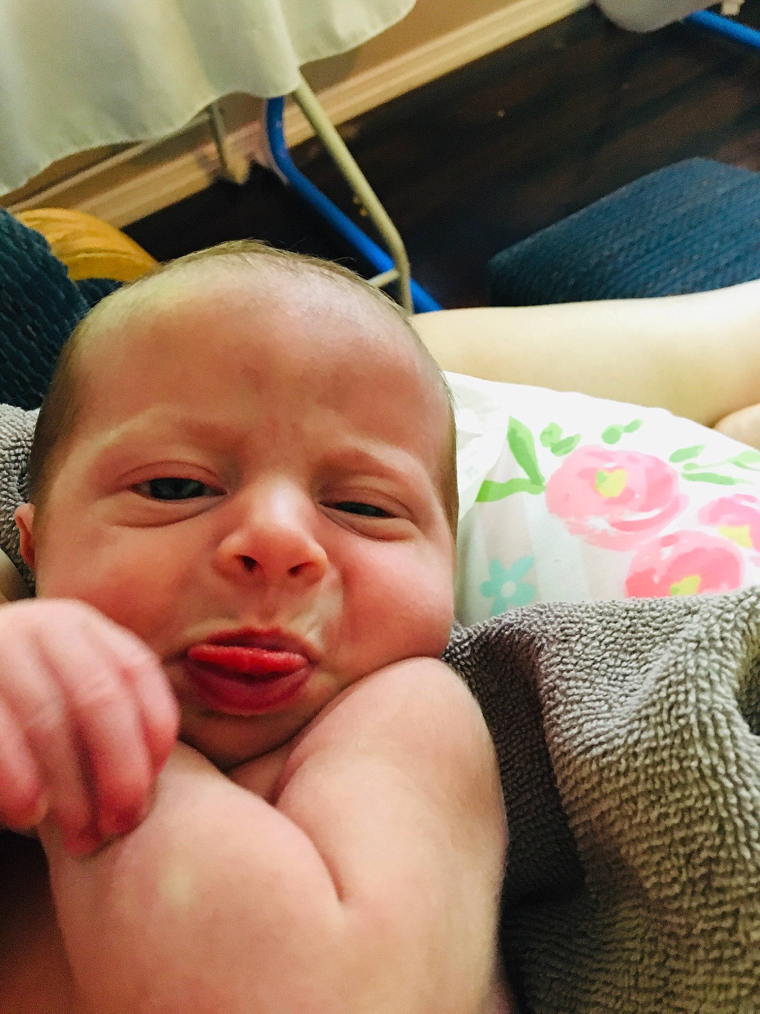 Kathleen is registered to the contest to win money with this photo: cheek, chin, comfort, ear, eye, eyebrow, eyelash, forehead, hair, hairstyle, head, human, human_body, jaw, leg, lip, mouth, nose, person, skin