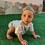 Loan participe au concours pour gagner de l'argent avec cette photo : toddler, child, crawling, outdoor, grass, cap, beige, white_tshirt, curious, sunlight, shadow, face, blue_eyes, barefoot, young_child, casual_clothing, nature, daylight, portrait, expression