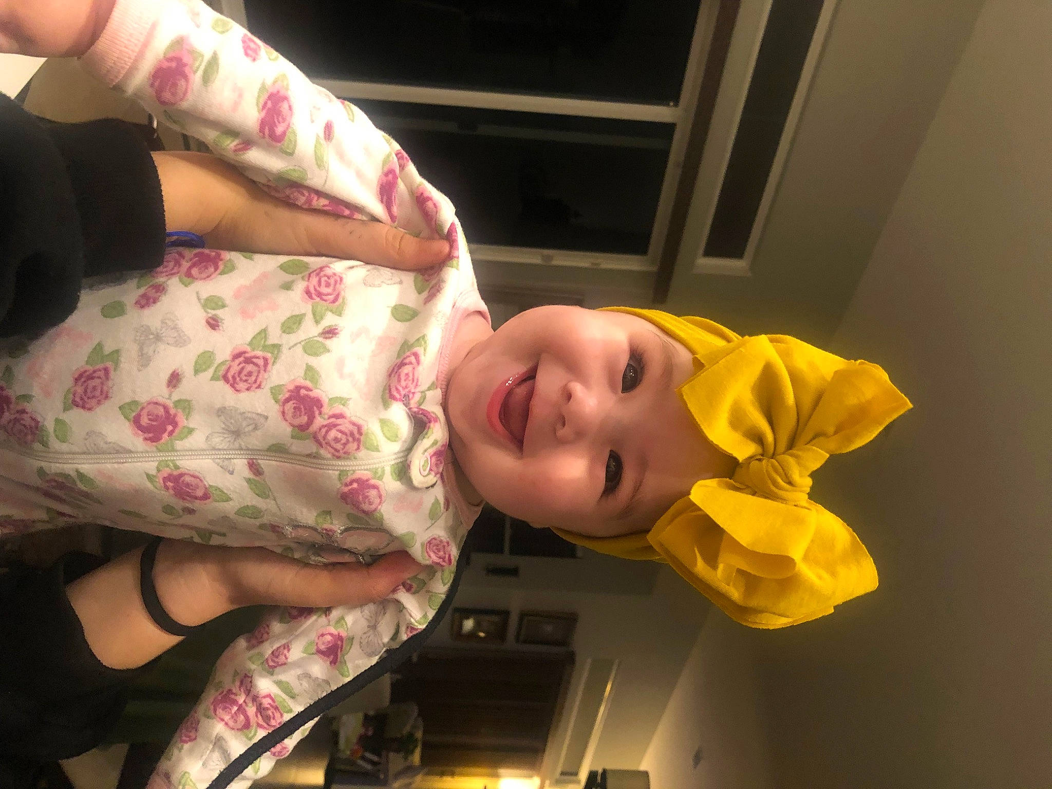 Samantha is registered to the contest to win money with this photo: chest, elbow, eyelash, facial_expression, finger, fun, gesture, happy, hat, headwear, human_leg, joint, joy, mouth, pattern, person, shoulder, skin, smile, thigh