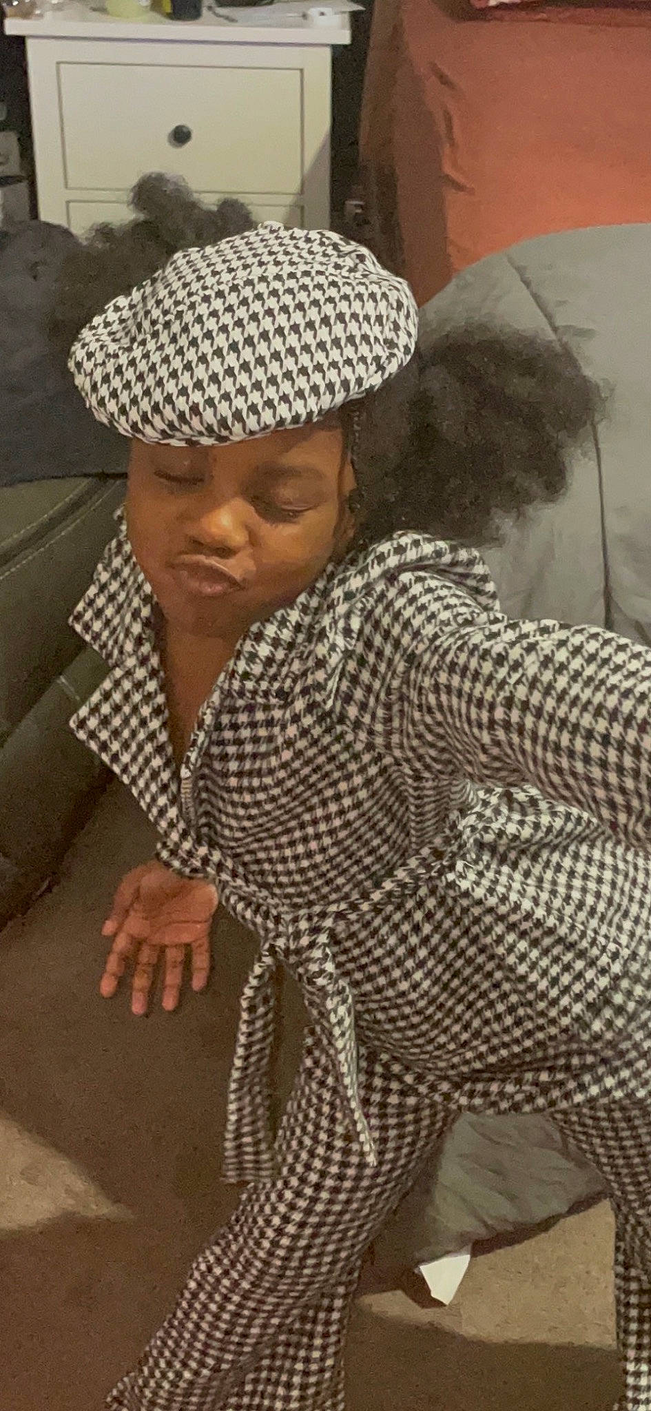 Alyssa is registered to the contest to win money with this photo: art, child, comfort, fashion_accessory, fashion_design, headwear, landscape, pattern, person, retro_style, sitting, turban, vintage_clothing