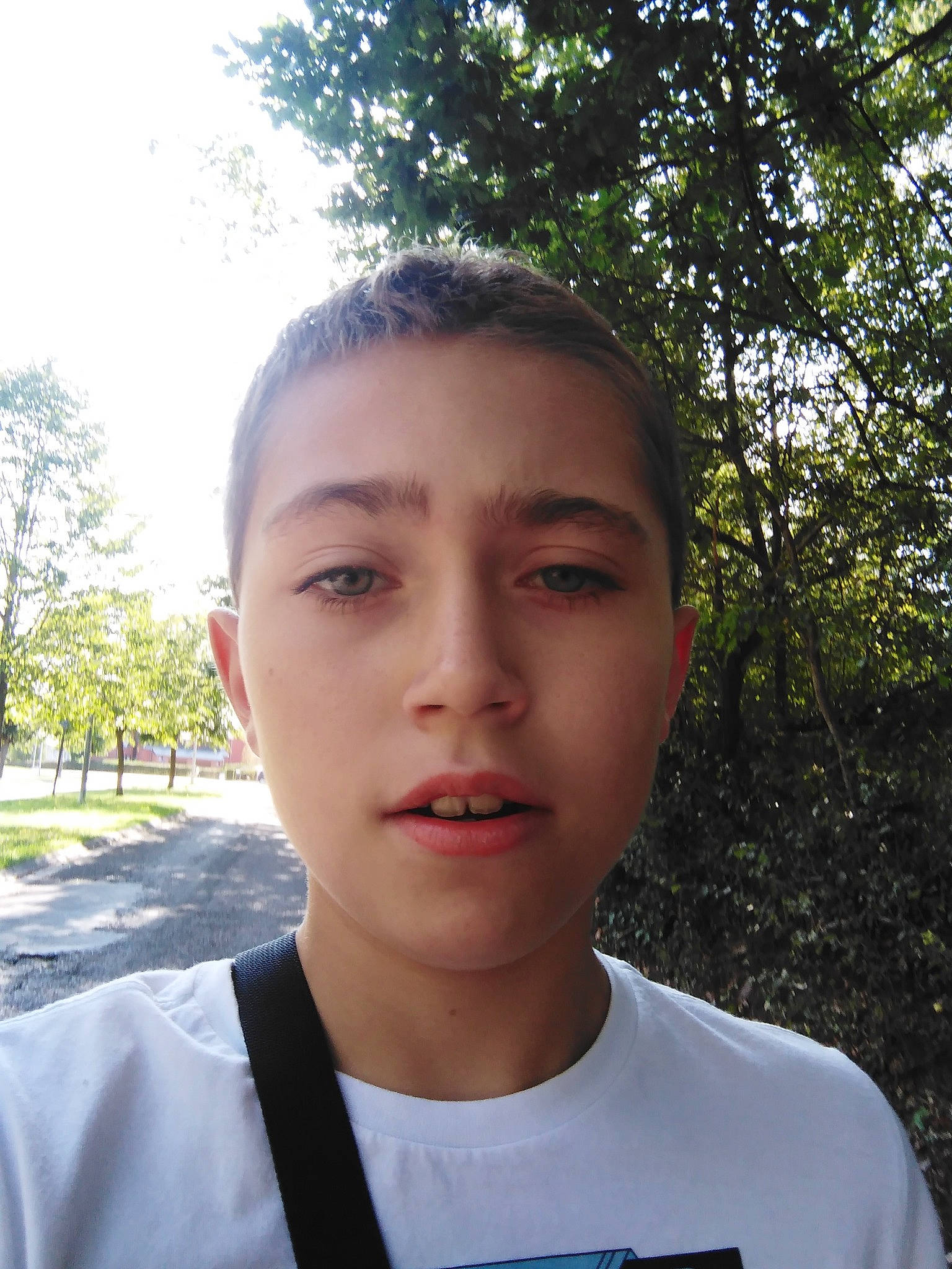 Lenny a rejoint le concours — aidez-le/la à gagner de superbes lots ! buzz_cut, cheek, chin, crew_cut, eyebrow, face, forehead, hair, head, jaw, neck, nose, person, photography, selfie, smile