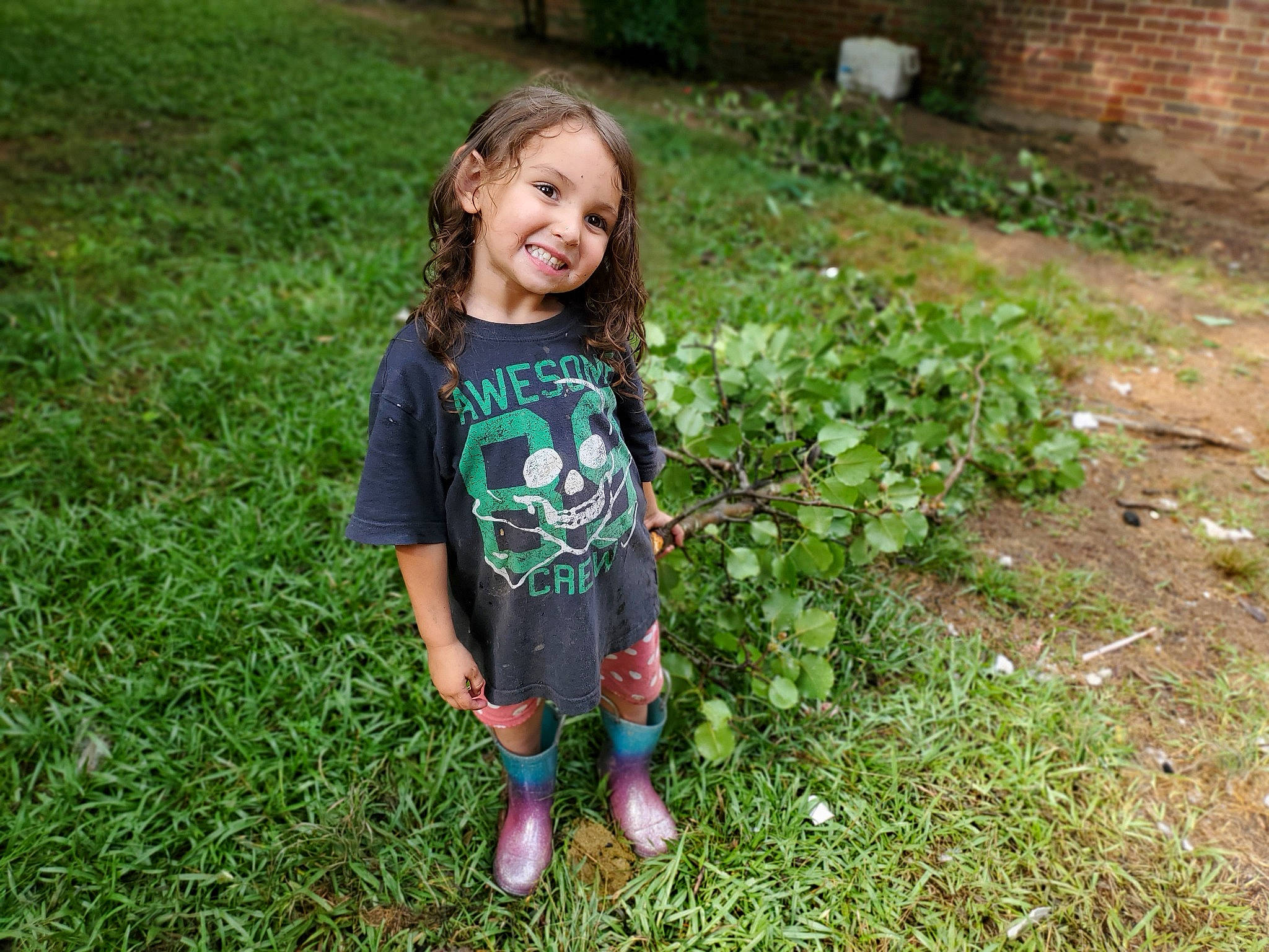 Kolesyn Shay is registered to the contest to win money with this photo: adaptation, backyard, child, fun, garden, grass, grass_family, groundcover, happy, joy, lawn, leaf, meadow, person, photography, plant, play, sitting, smile, soil