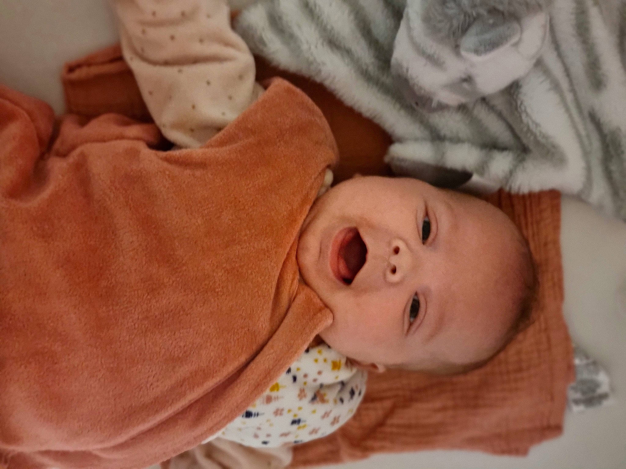 Maddy a rejoint le concours — aidez-le/la à gagner de superbes lots ! baby, baby_toddler_clothing, cheek, child, chin, collar, comfort, eyelash, headgear, iris, linens, lip, mouth, nose, person, skin, sleeve, smile, textile, toddler