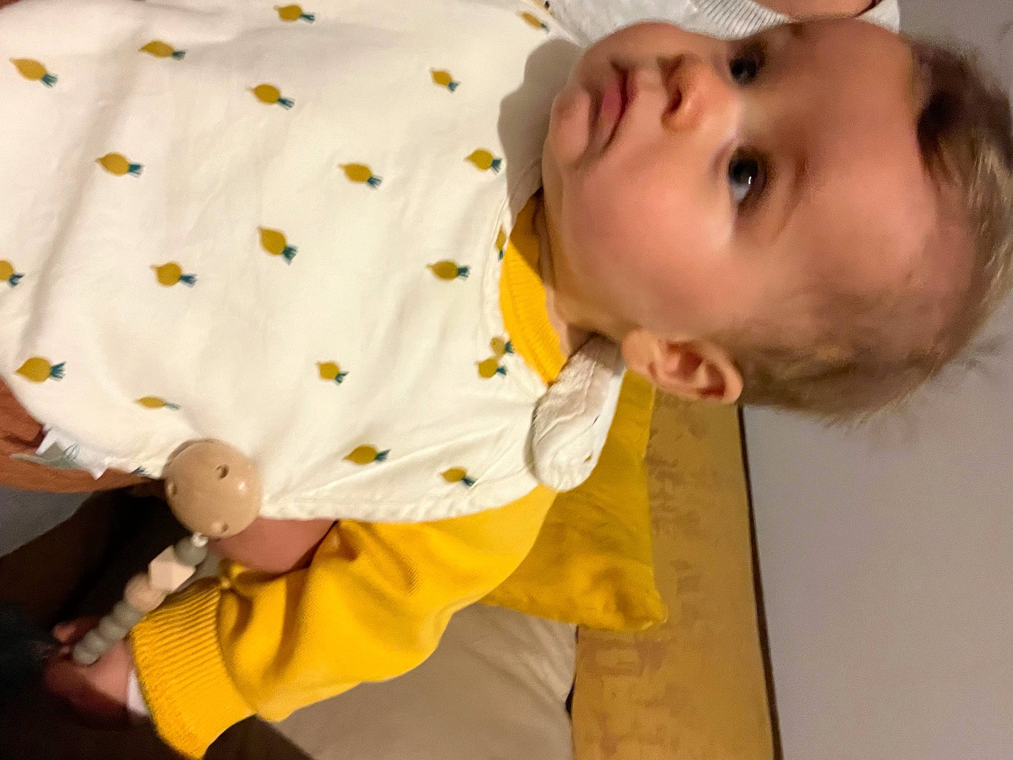 Baptiste a rejoint le concours — aidez-le/la à gagner de superbes lots ! baby, baby_toddler_clothing, cheek, child, comfort, eyelash, finger, fun, happy, mammal, nose, people, person, room, skin, sleeve, t_shirt, toddler, vertebrate, white