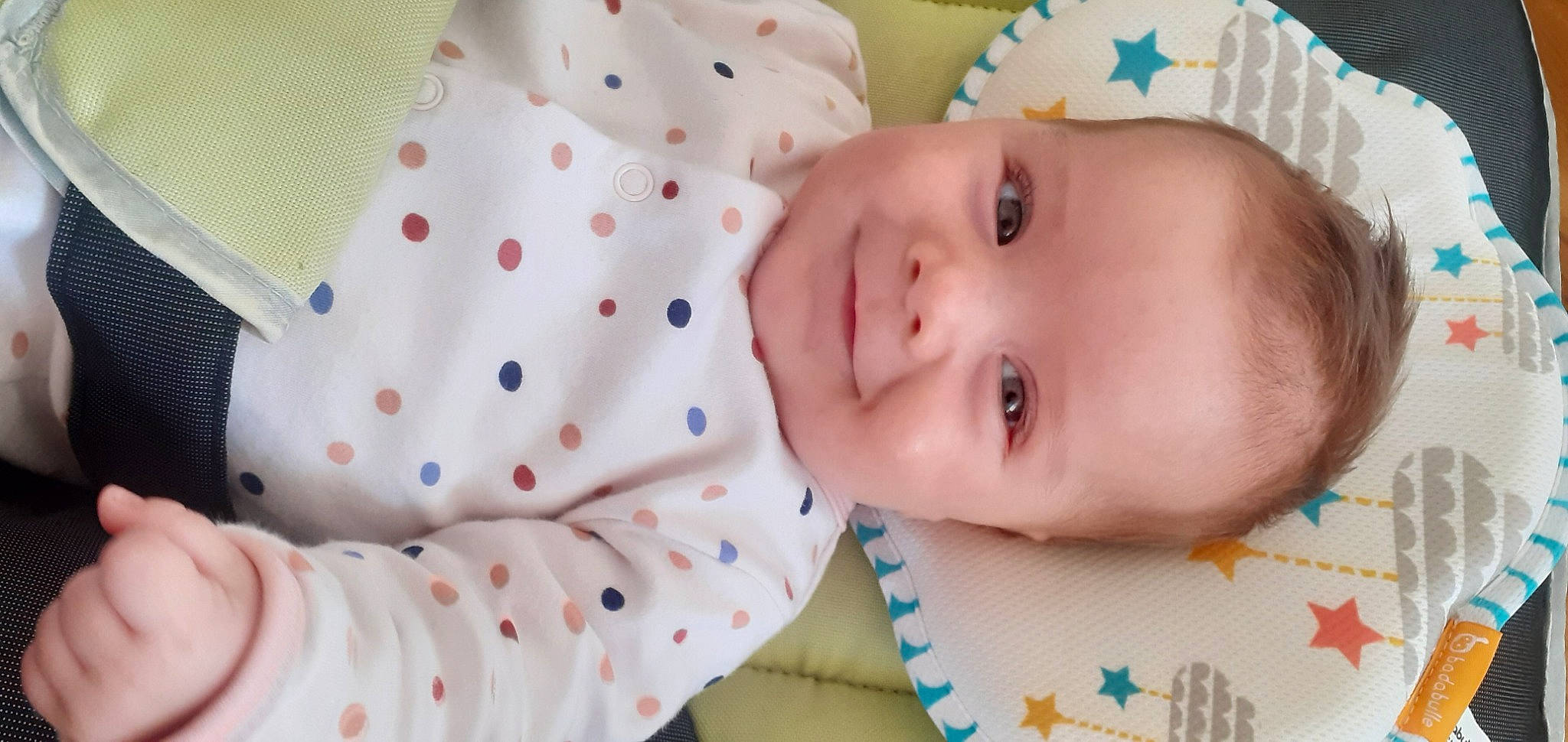 Lanna participe au concours pour gagner de l'argent avec cette photo : baby, baby_toddler_clothing, cheek, child, collar, comfort, eyelash, face, facial_expression, happy, head, joy, lip, nose, pattern, person, pink, skin, sleeve, smile