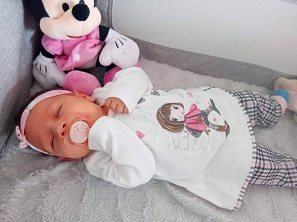 Rubby participe au concours pour gagner de l'argent avec cette photo : baby, baby_products, baby_sleeping, baby_toddler_clothing, bed, bedding, carmine, cheek, comfort, happy, linens, mammal, person, pink, plush, room, sleeve, stuffed_toy, toddler, toy