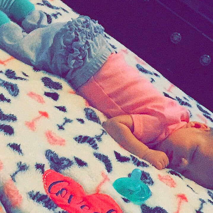 Ellianna is registered to the contest to win money with this photo: arm, cloud, cool, elbow, finger, flesh, hand, human_body, human_leg, joint, leg, pattern, skin, sky, sleeve, space, tattoo, thigh