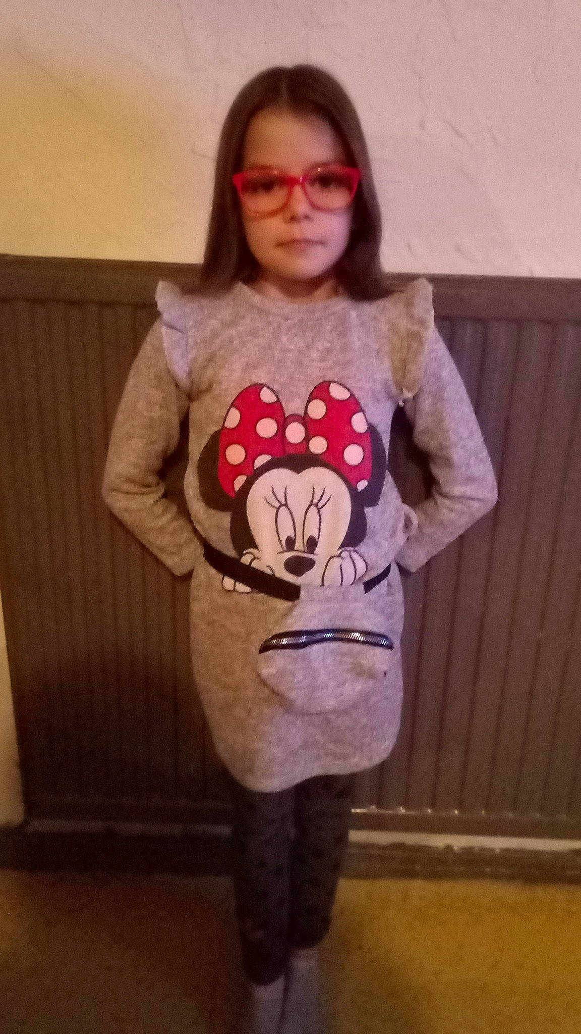 Madyson a rejoint le concours — aidez-le/la à gagner de superbes lots ! baby_toddler_clothing, chest, child, costume, eyewear, font, glasses, happy, head, hood, human_body, long_sleeved_t_shirt, pattern, person, sleeve, t_shirt, top, trunk, visual_arts, waist