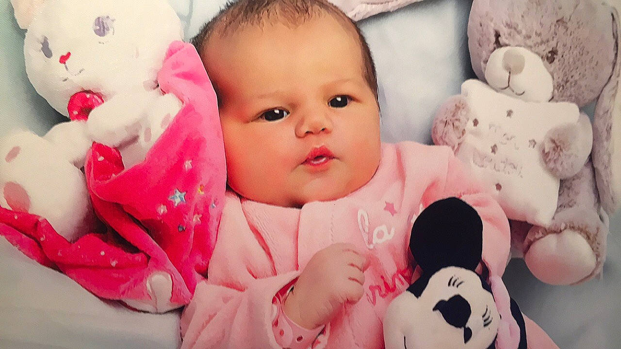 Layanna participe au concours pour gagner de l'argent avec cette photo : baby, baby_toddler_clothing, bedtime, cheek, child, eye, face, happy, head, lip, mouth, nose, person, pink, plush, product, skin, stuffed_toy, teddy_bear, textile