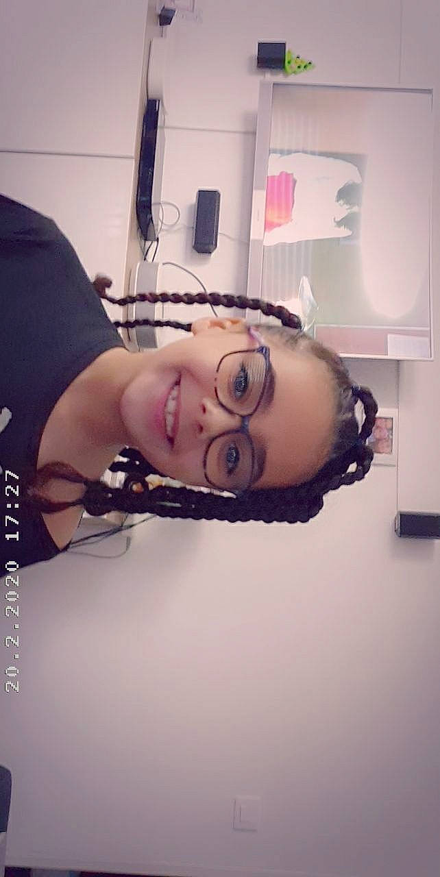 Jayli participe au concours pour gagner de l'argent avec cette photo : black_hair, cheek, chin, cool, eyebrow, eyelash, eyewear, facial_expression, forehead, glasses, hairstyle, happy, jaw, jewellery, joy, lip, mouth, nose, organ, person