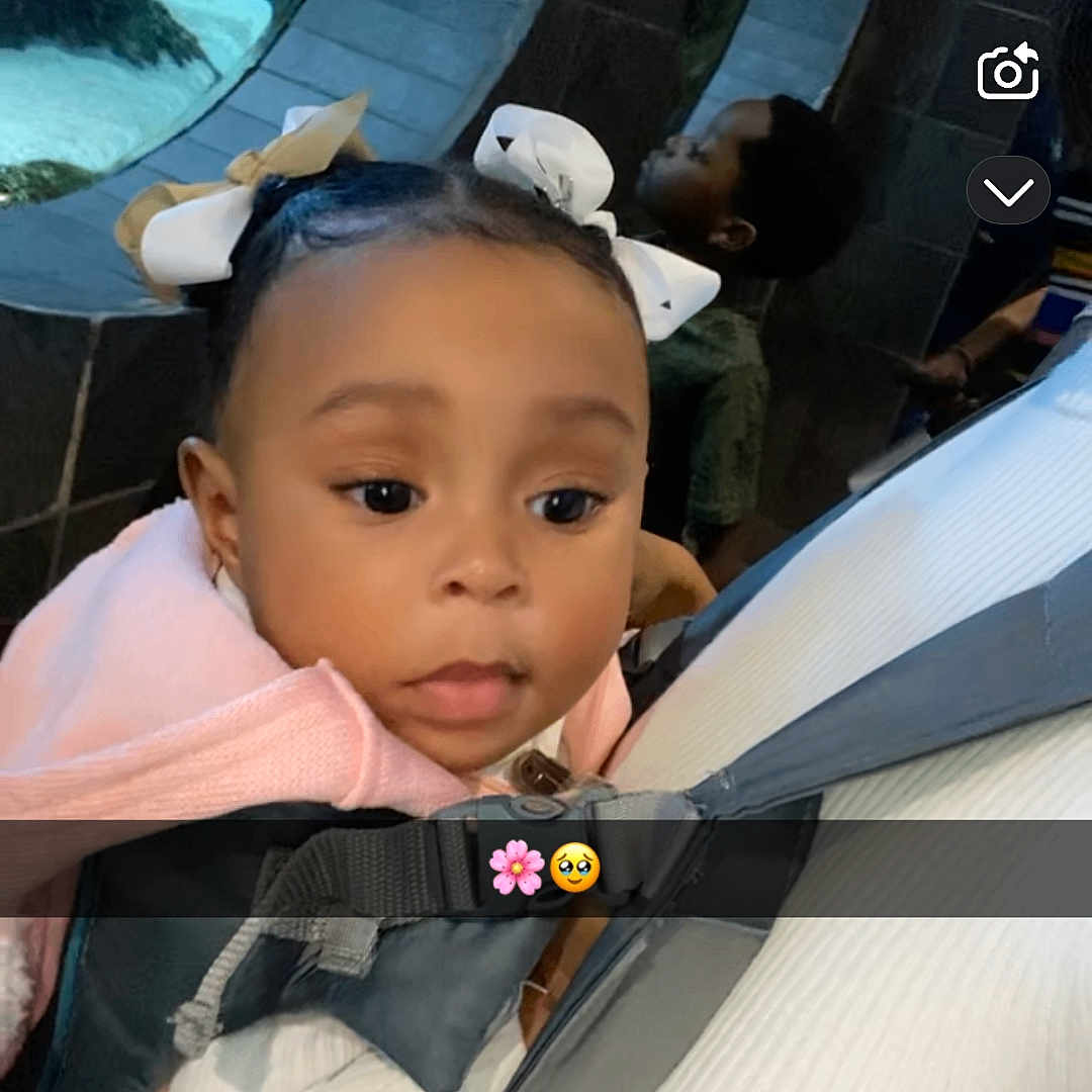 Synilaah joined the competition — help win amazing prizes! adult, animal, aquarium, aquatic, baby, clothing, electronics, face, fish, head, male, man, mobilephone, people, person, phone, photography, portrait, sealife, water