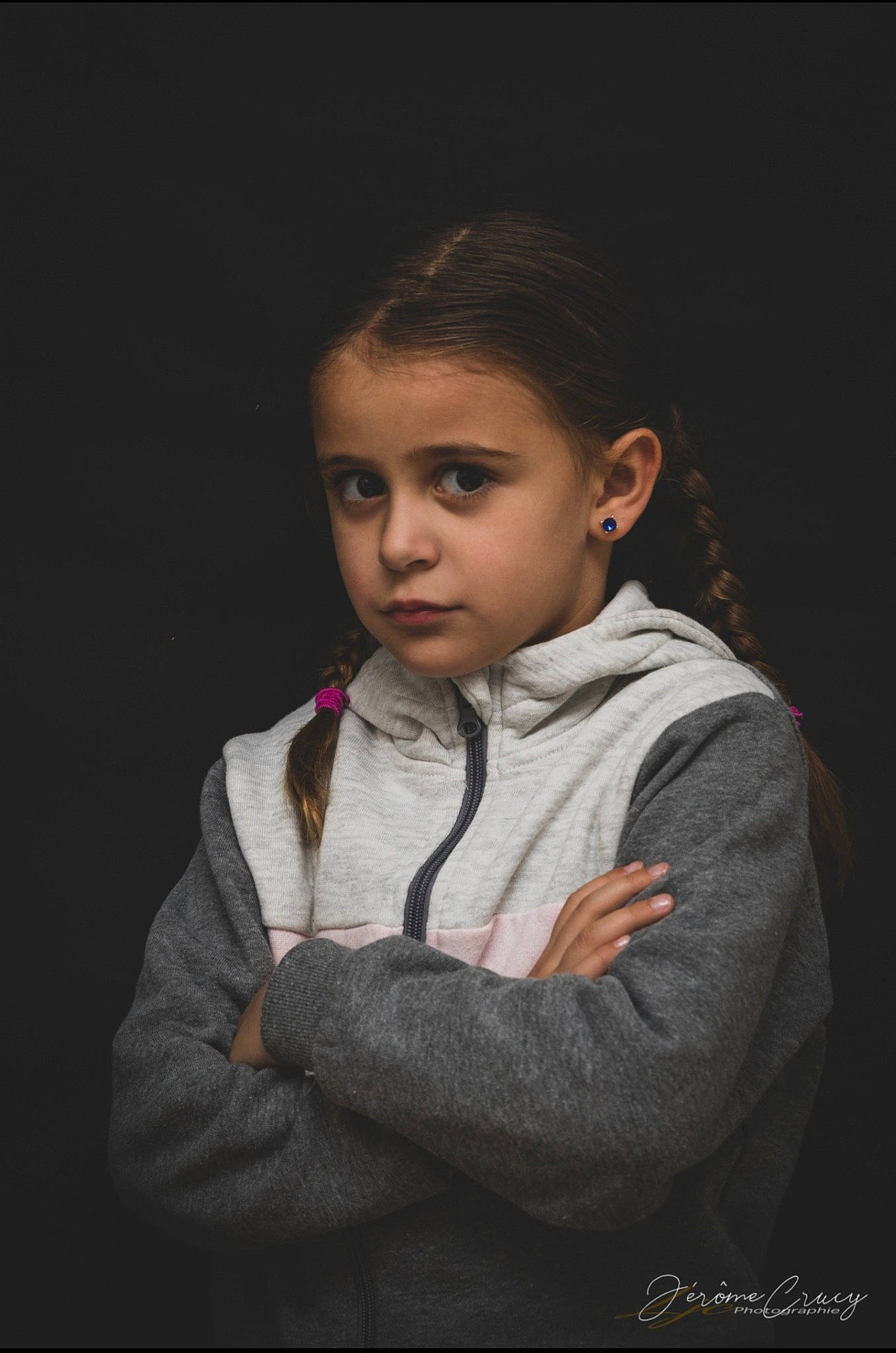 Leana a rejoint le concours — aidez-le/la à gagner de superbes lots ! beauty, cheek, child, chin, cool, ear, eye, face, flash_photography, forehead, gesture, head, lip, model, neck, person, photo_shoot, photography, portrait, portrait_photography