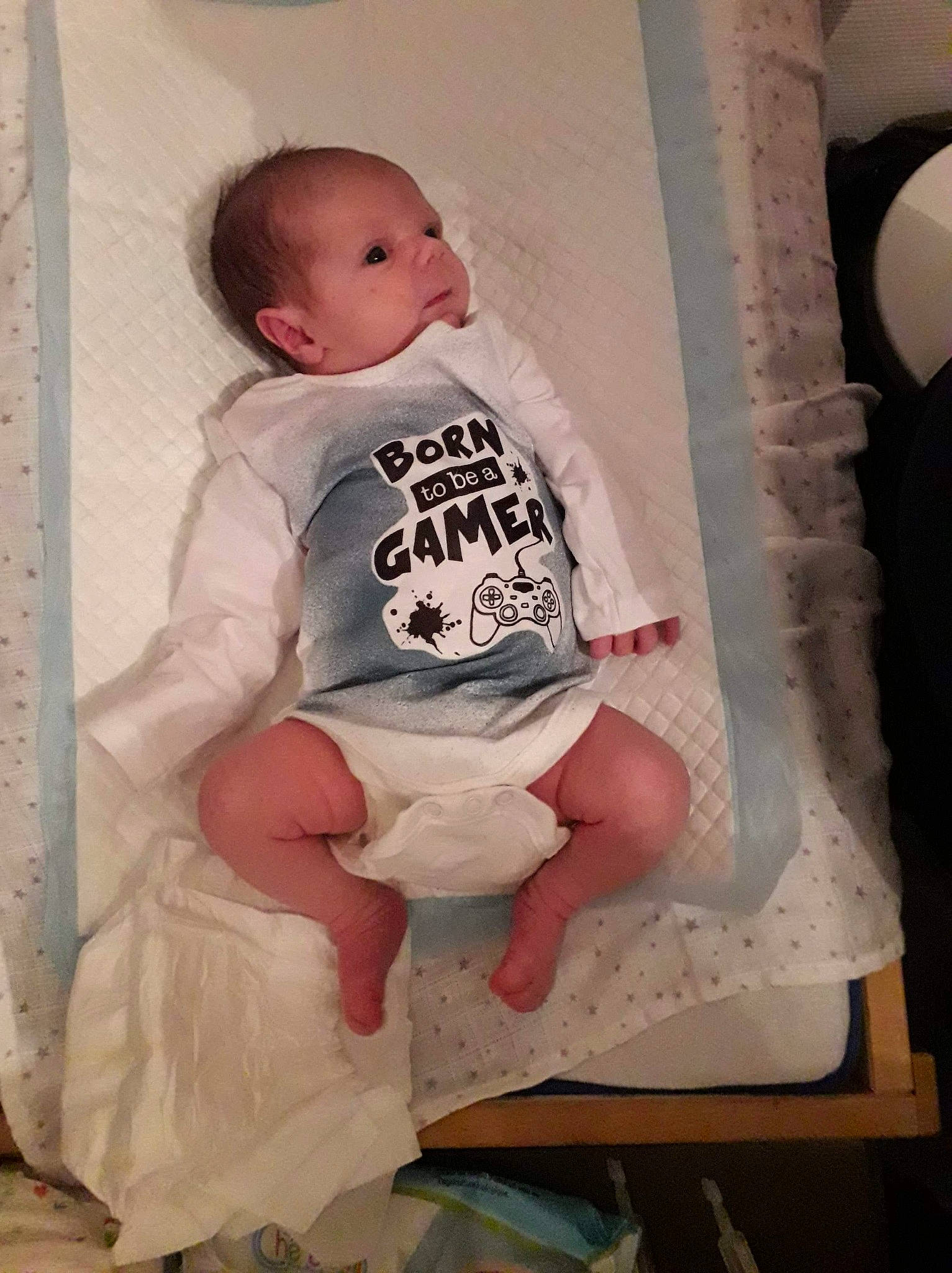 Léopold participe au concours pour gagner de l'argent avec cette photo : baby, baby_products, baby_toddler_clothing, child, person, toddler