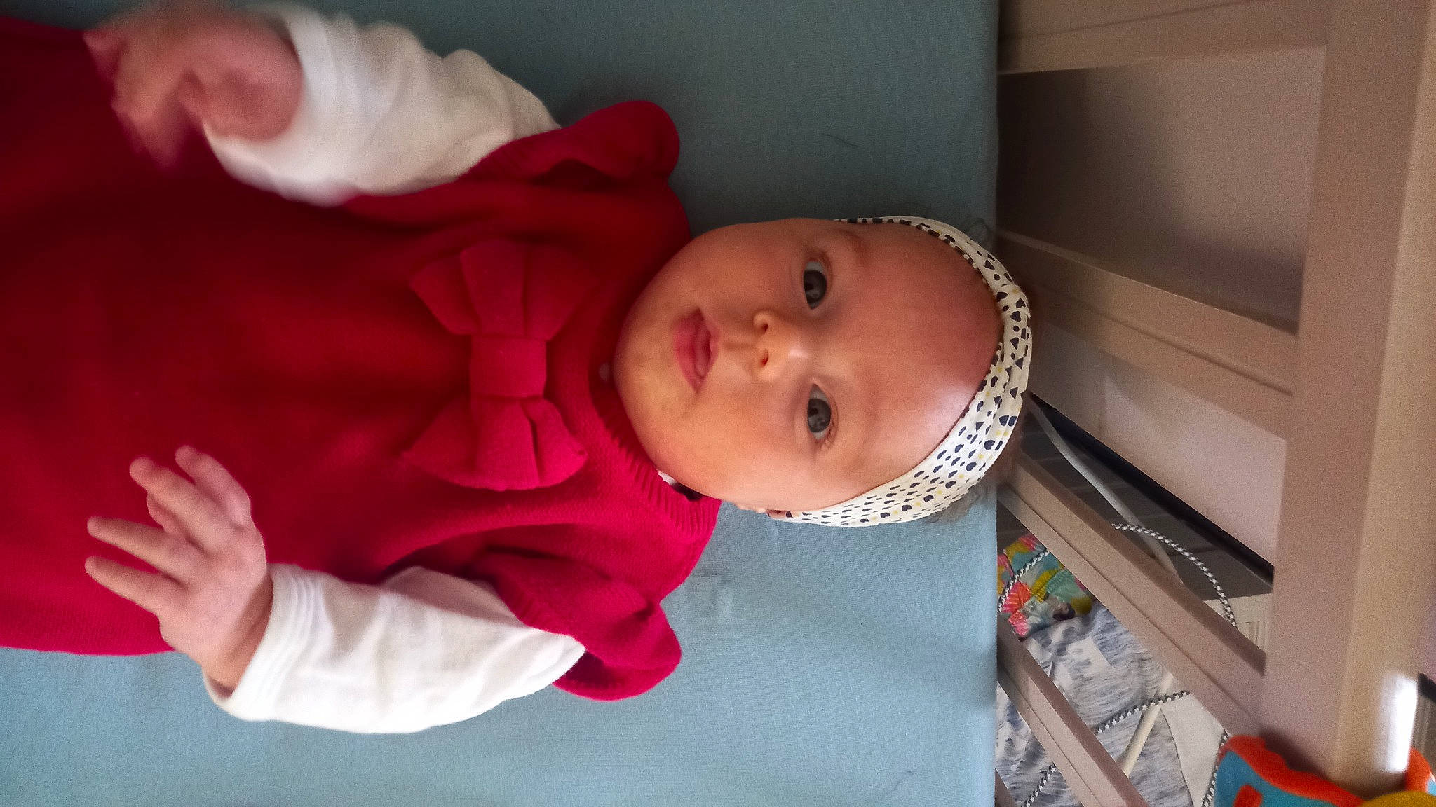 Romy a rejoint le concours — aidez-le/la à gagner de superbes lots ! baby, baby_products, baby_toddler_clothing, cheek, child, chin, eye, finger, fun, hand, happy, iris, lip, mouth, nose, person, pink, product, skin, smile