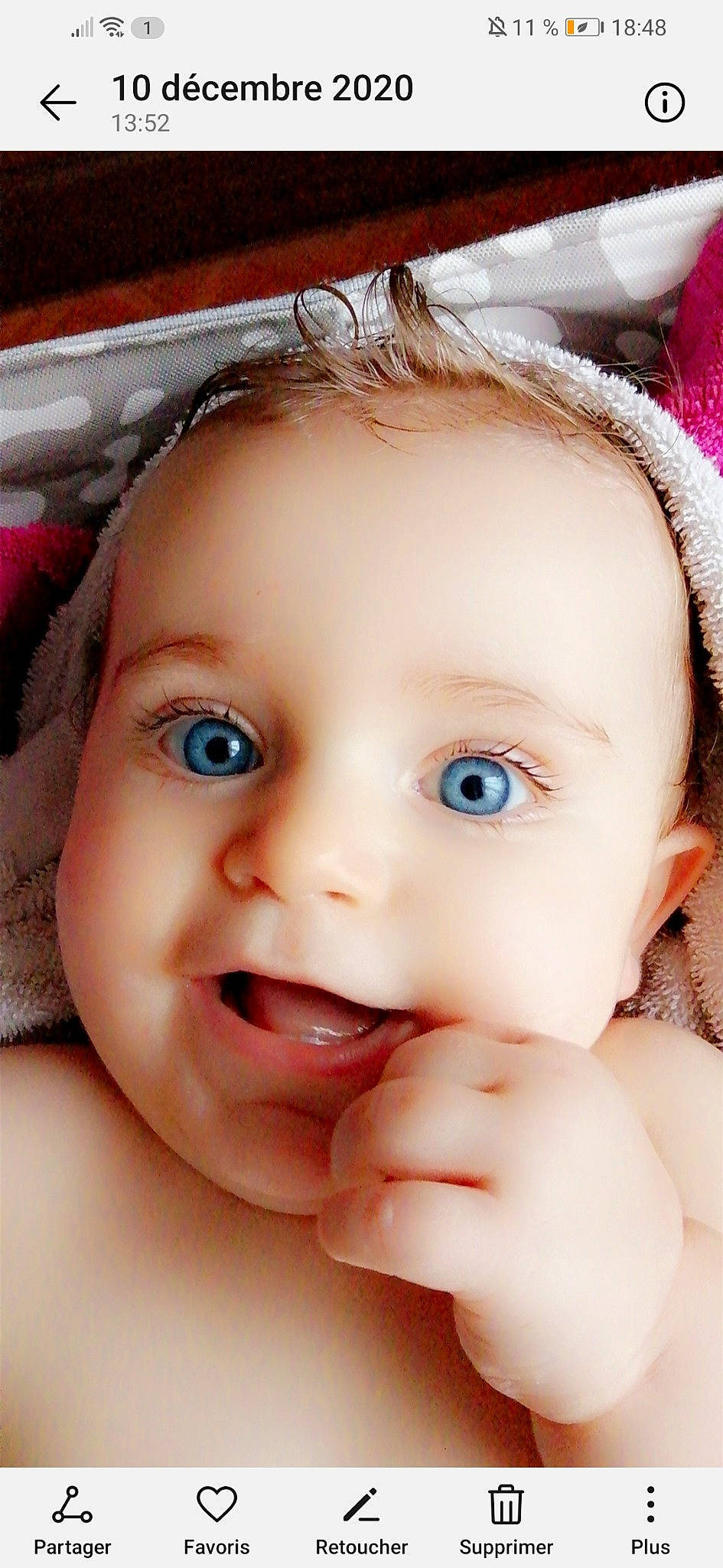 Maddy a rejoint le concours — aidez-le/la à gagner de superbes lots ! baby, baby_toddler_clothing, cheek, child, chin, close_up, eye, eyebrow, eyelash, forehead, iris, lip, mouth, nail, nose, organ, person, photography, skin, toddler