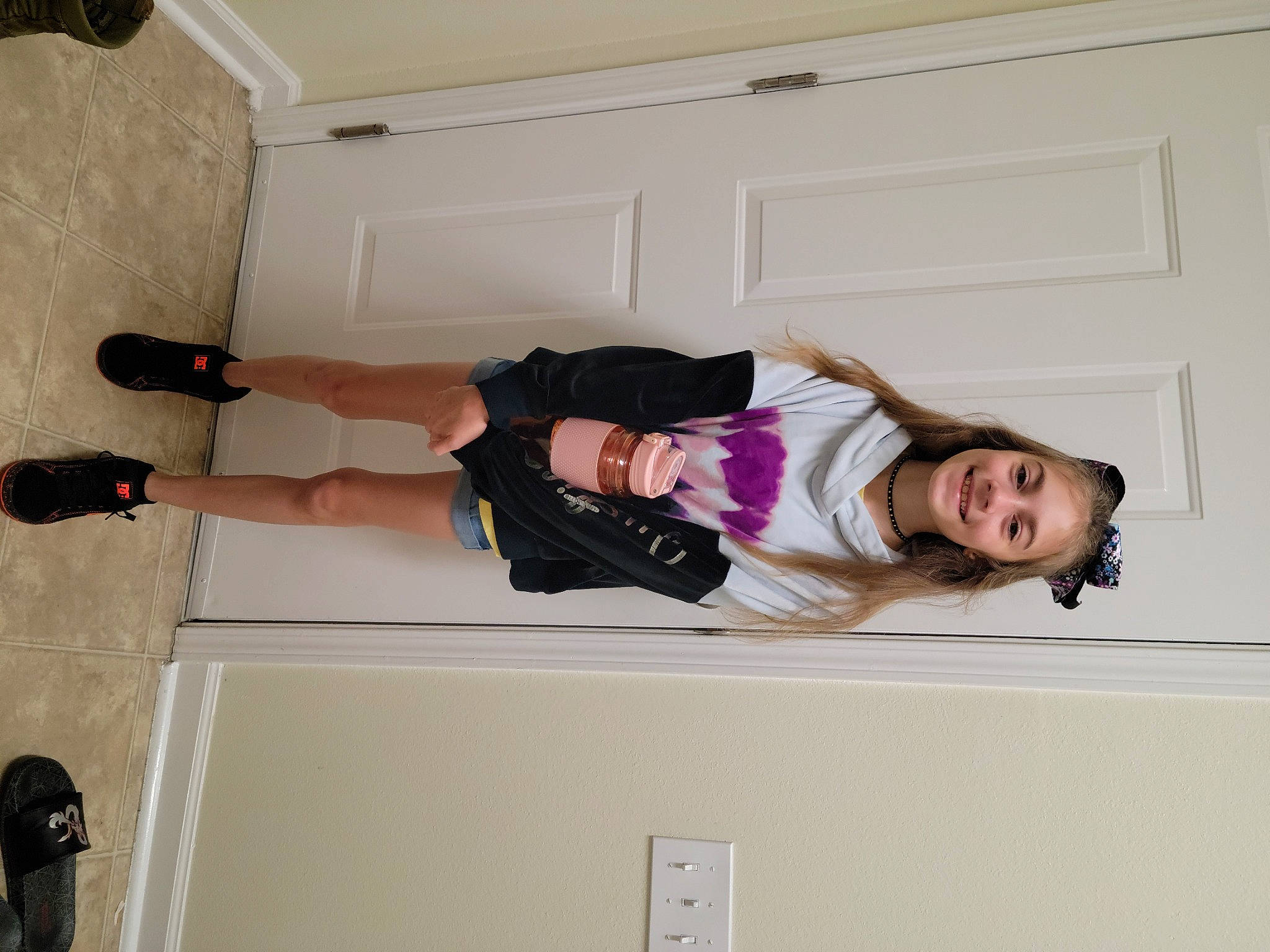 Jasmine is registered to the contest to win money with this photo: balance, calf, comfort, elbow, fun, human_leg, joint, joy, knee, person, shoe, shoulder, smile, sneakers, sock, sportswear, stairs, standing, thigh, waist