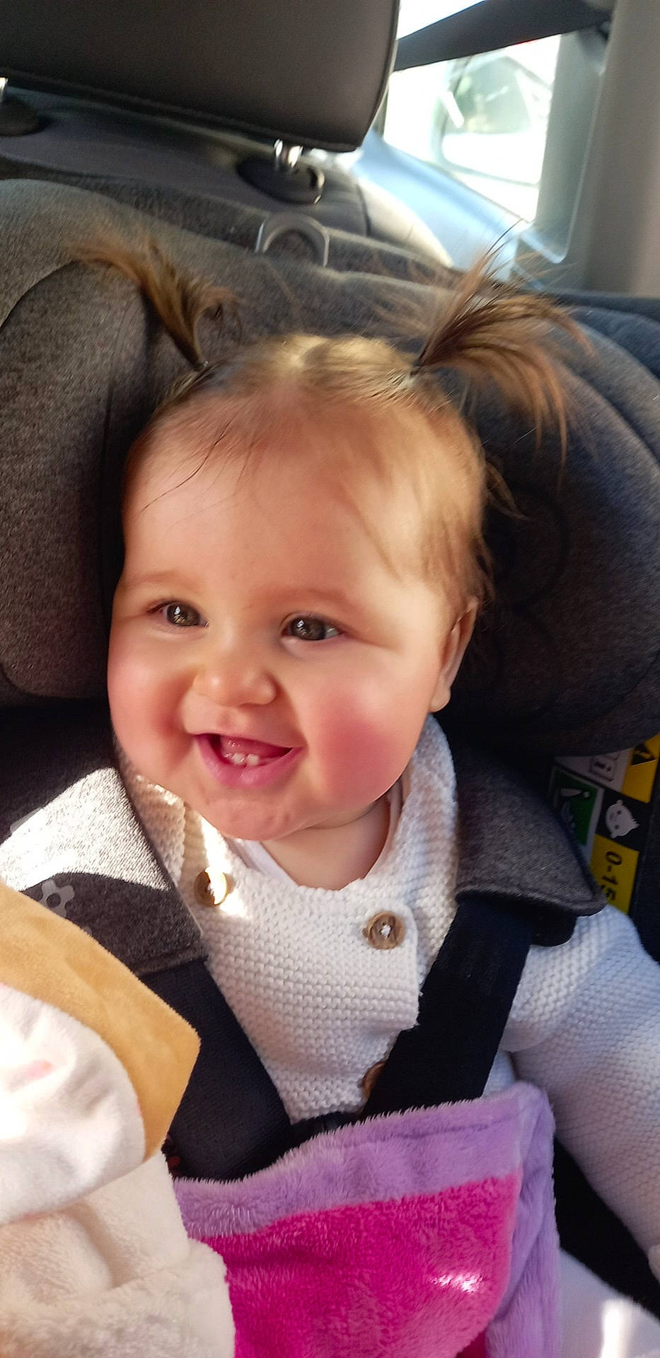 Maëlyne participe au concours pour gagner de l'argent avec cette photo : baby_toddler_clothing, cheek, chin, comfort, ear, eye, eyebrow, facial_expression, happy, head, iris, joy, lip, mouth, nose, outerwear, person, product, skin, sleeve