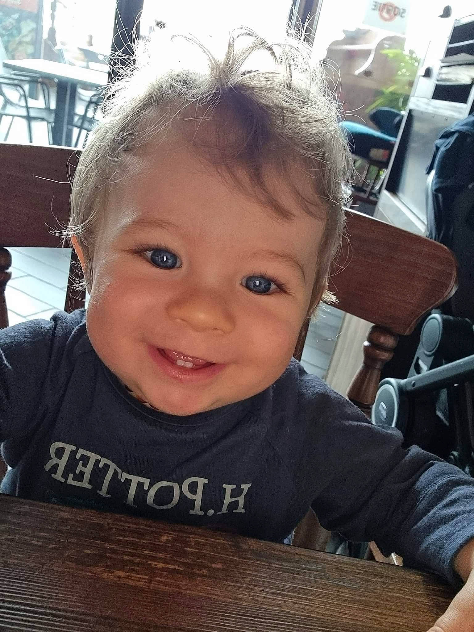 Arsène a rejoint le concours — aidez-le/la à gagner de superbes lots ! cheek, chin, cool, ear, eye, eyebrow, eyelash, facial_expression, fun, hairstyle, happy, iris, joy, lip, mammal, nose, people, person, skin, smile