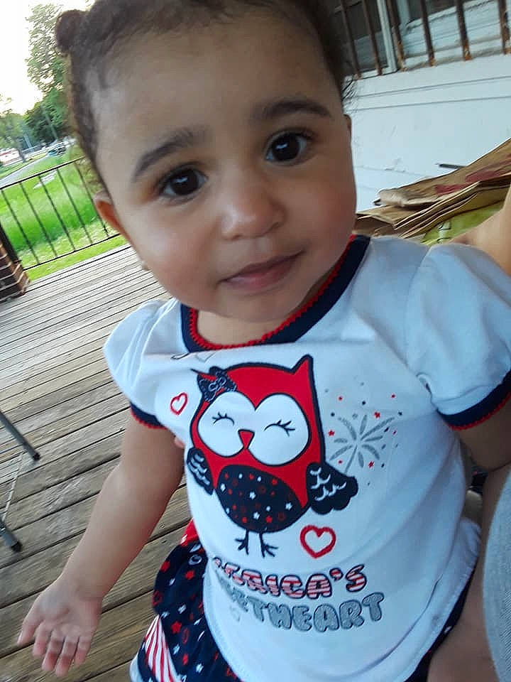 K'Lynn is registered to the contest to win money with this photo: baby_toddler_clothing, cheek, child, cool, neck, person, sleeve, smile, t_shirt, toddler, top