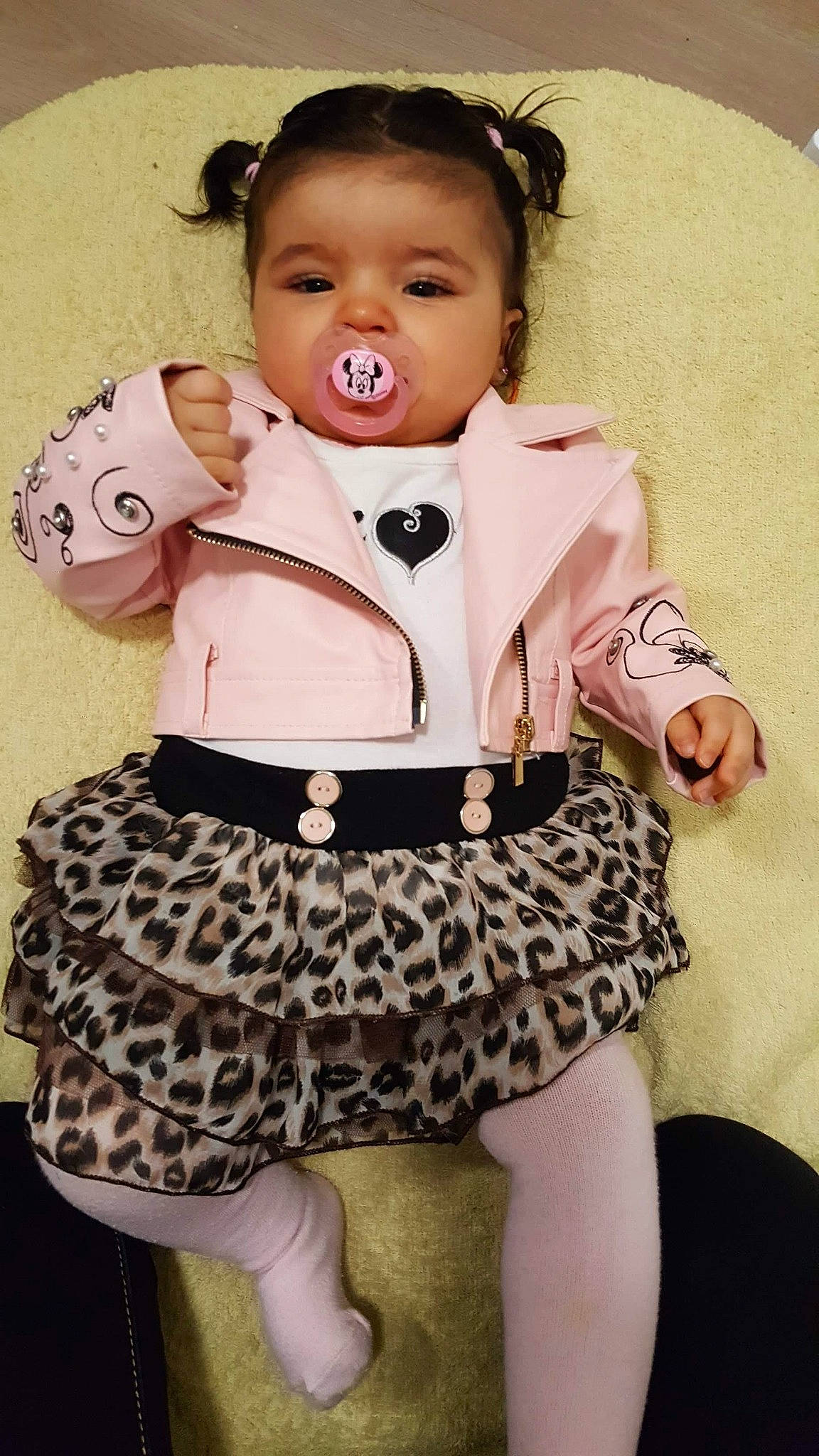 Sheyenne participe au concours pour gagner de l'argent avec cette photo : baby, baby_products, baby_toddler_clothing, child, clothing, costume, leg, person, pink, toddler