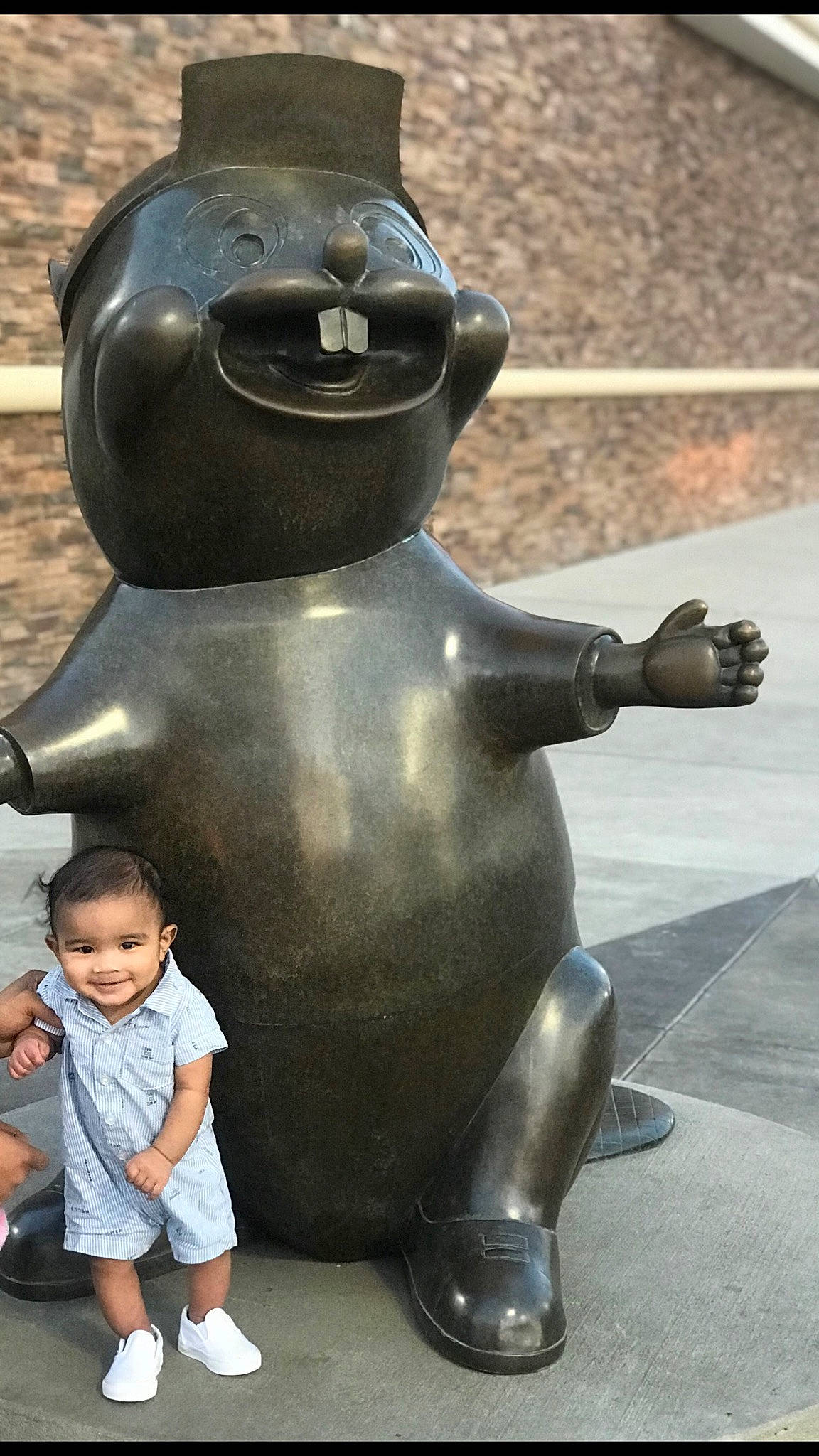 Jiovanni joined the competition — help win amazing prizes! art, bronze, bronze_sculpture, child, hand, joy, metal, monument, nonbuilding_structure, person, sculpture, statue, tourism, vacation, world