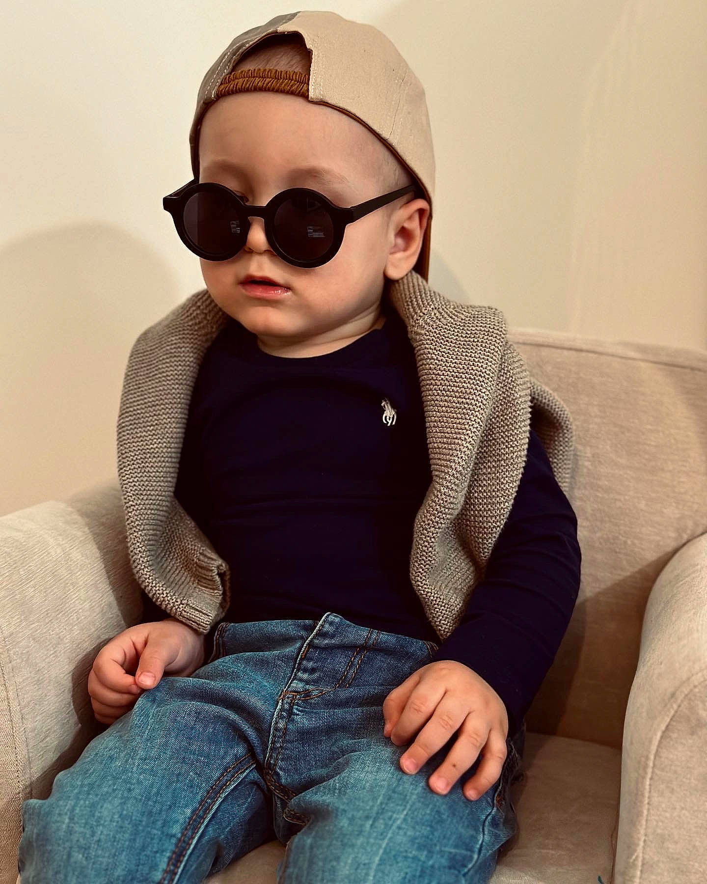 Jack a rejoint le concours — aidez-le/la à gagner de superbes lots ! beard, cap, chin, comfort, cool, eyebrow, eyewear, face, glasses, goggles, hair, head, headwear, jeans, lip, neck, organ, outerwear, person, sleeve