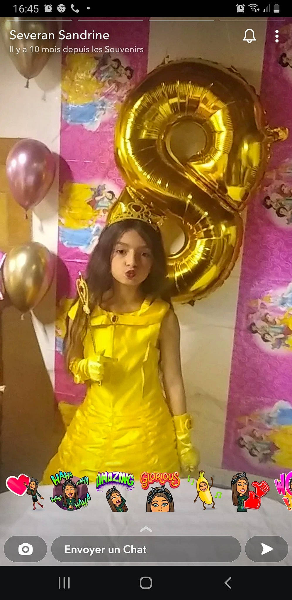 Elyana participe au concours pour gagner de l'argent avec cette photo : balloon, brass_instrument, decoration, event, fashion_design, fun, happy, leisure, magenta, metal, necklace, party_supply, person, recreation, ruffle, surprise, wind_instrument, yellow