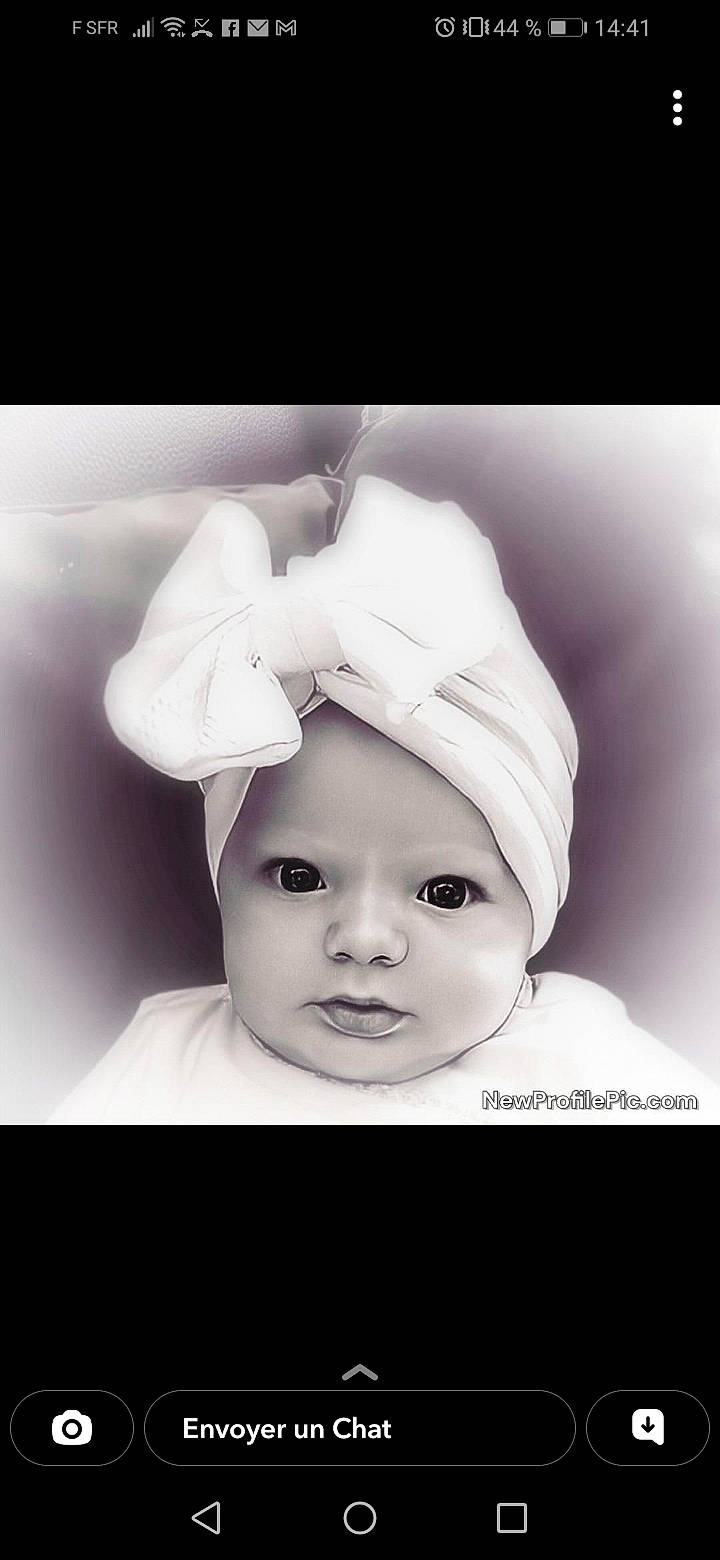 Layanah participe au concours pour gagner de l'argent avec cette photo : art, baby, baby_toddler_clothing, cap, child, costume_hat, eye, eyelash, fashion_accessory, flash_photography, hair_accessory, happy, headgear, headpiece, headwear, monochrome, monochrome_photography, person, sleeve, smile