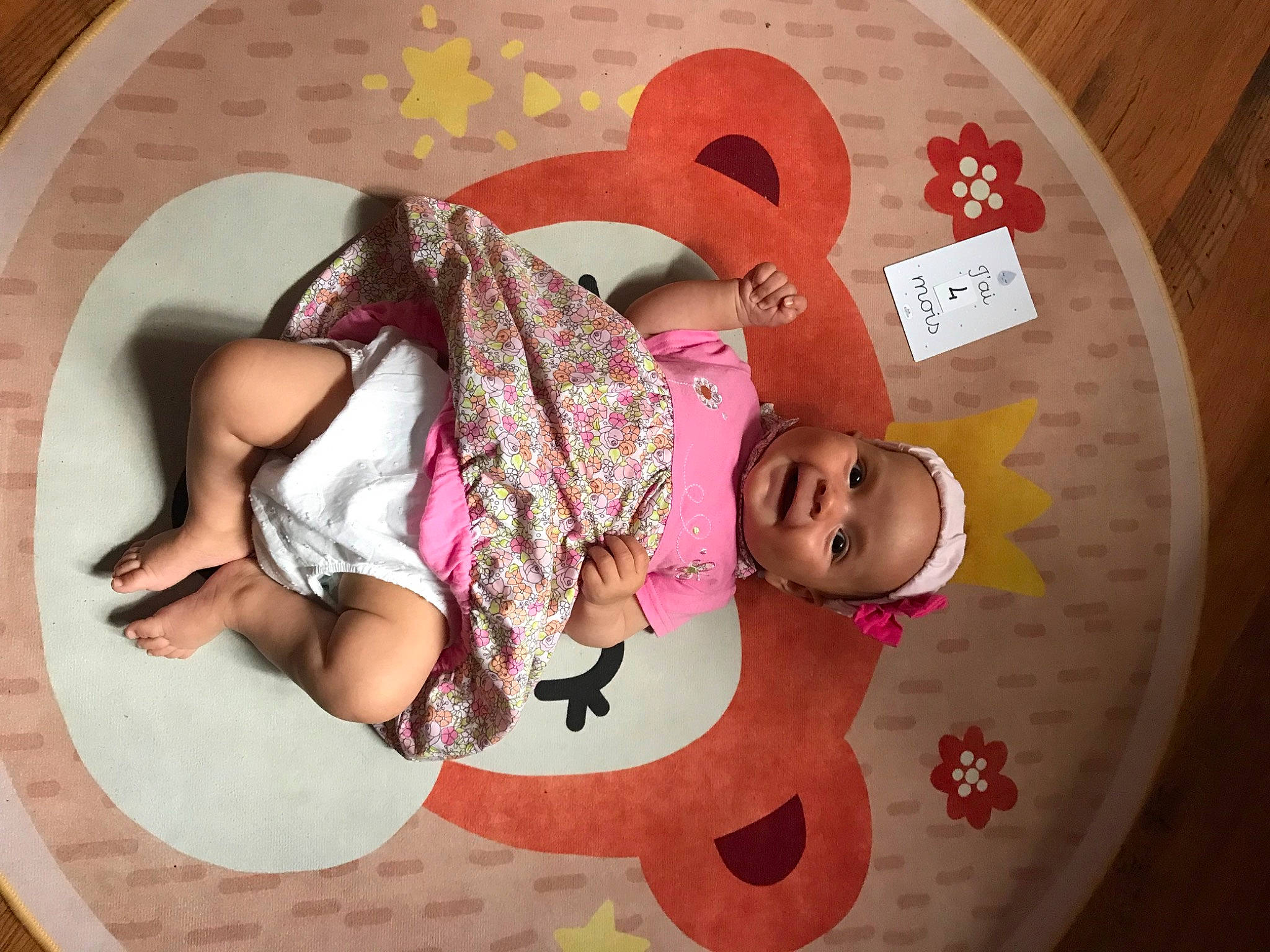 Vicky participe au concours pour gagner de l'argent avec cette photo : art, baby, baby_products, baby_sleeping, baby_toddler_clothing, cheek, child, circle, comfort, fashion_accessory, font, fun, happy, linens, magenta, pattern, person, pink, product, thigh