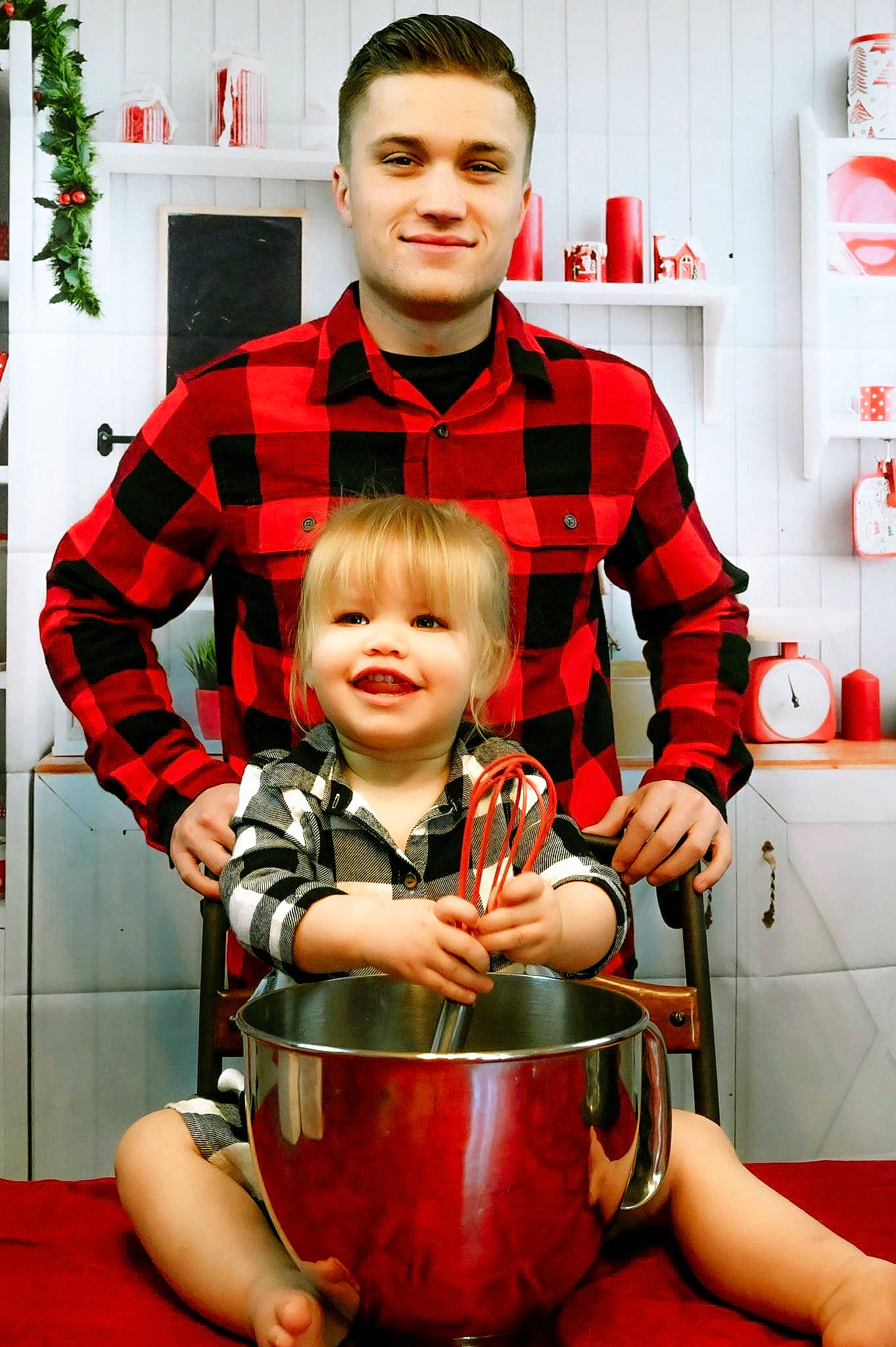 Emilia is registered to the contest to win money with this photo: baby, bowl, caesar_cut, cooking, cookware_and_bakeware, coquelicot, crew_cut, high_and_tight, home_appliance, homemaker, joy, kitchen, kitchen_appliance, kitchen_appliance_accessory, major_appliance, mixing_bowl, mohawk_hairstyle, person, red, small_appliance