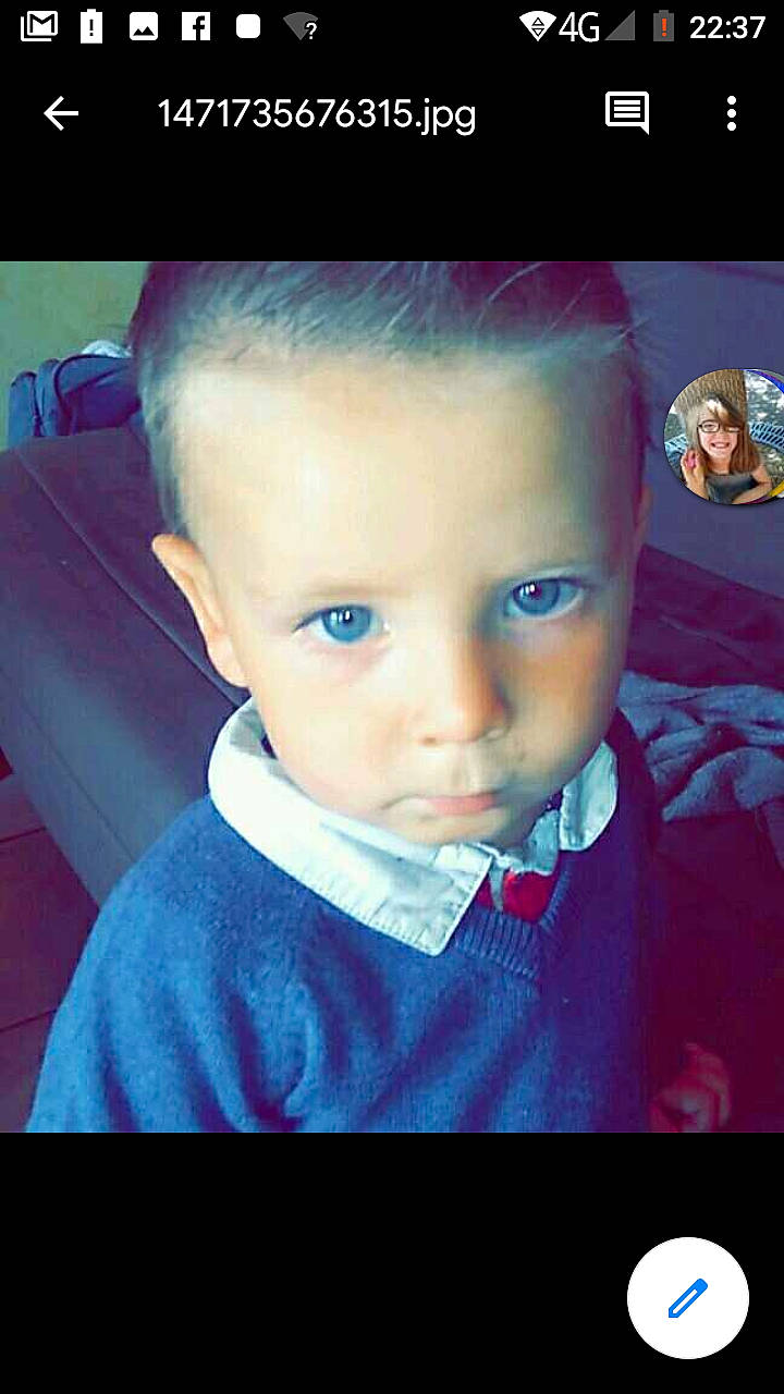 Ilhan participe au concours pour gagner de l'argent avec cette photo : cheek, child, chin, cool, ear, eye, eyebrow, face, facial_expression, forehead, hair, hairstyle, head, human, joy, nose, person, photo_caption, photography, selfie