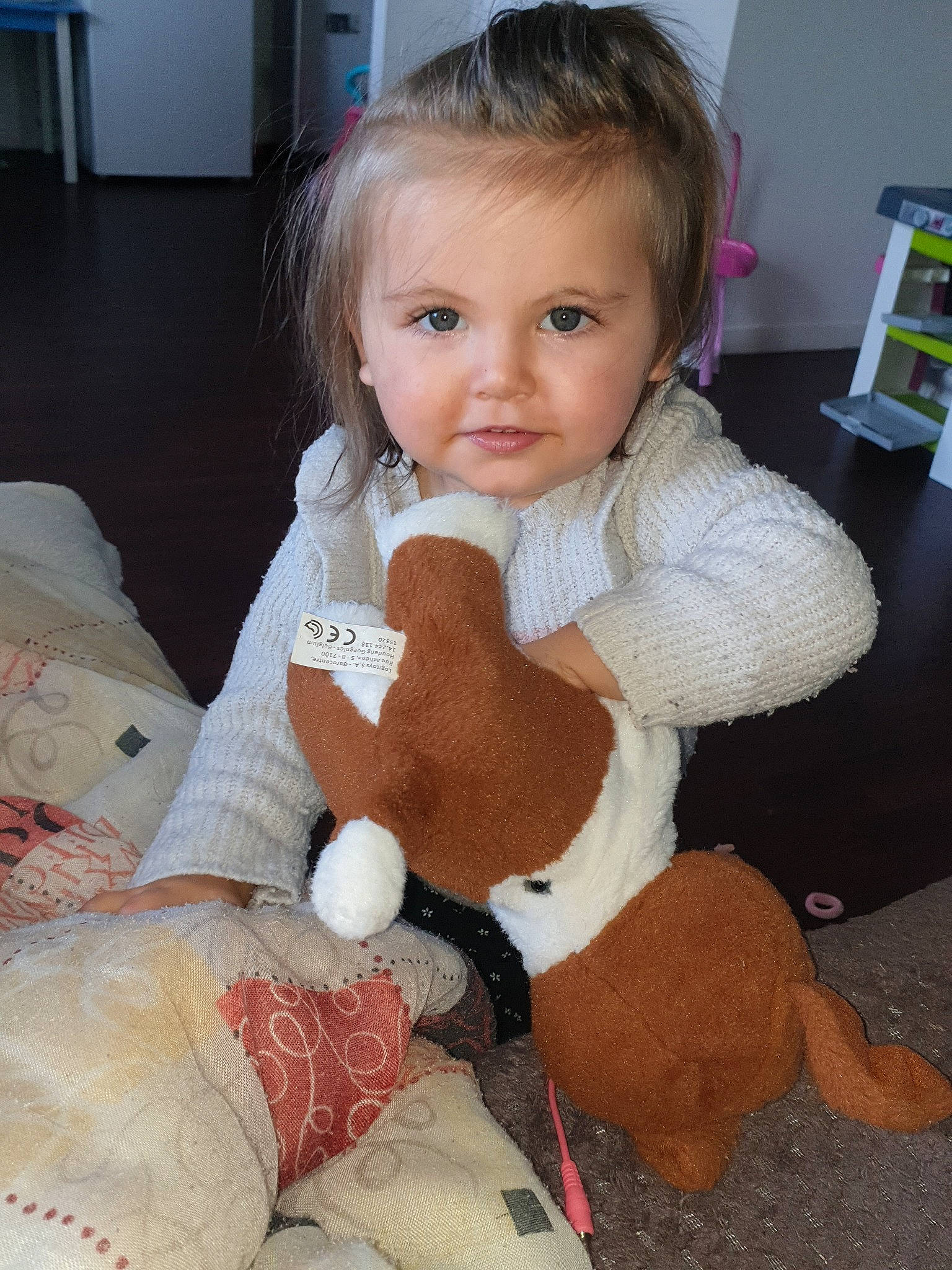 Sheryne a rejoint le concours — aidez-le/la à gagner de superbes lots ! baby, cheek, child, eye, fur, iris, person, play, room, sitting, skin, stuffed_toy, teddy_bear, toddler, toy, wool