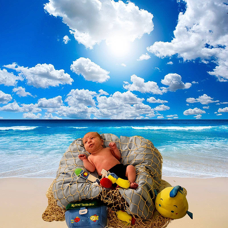 Gatlin is registered to the contest to win money with this photo: aqua, azure, beach, blue, cloud, daytime, flash_photography, fun, happy, human, landscape, leisure, natural_environment, nature, people_in_nature, people_on_beach, person, sky, sunlight, travel