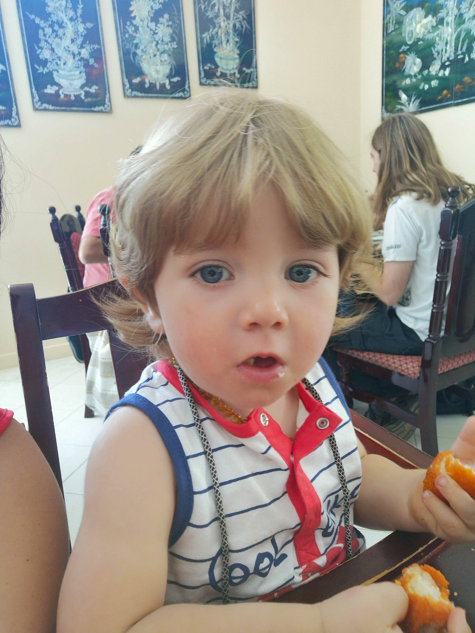 Vincenzo participe au concours pour gagner de l'argent avec cette photo : blond, child, person, toddler