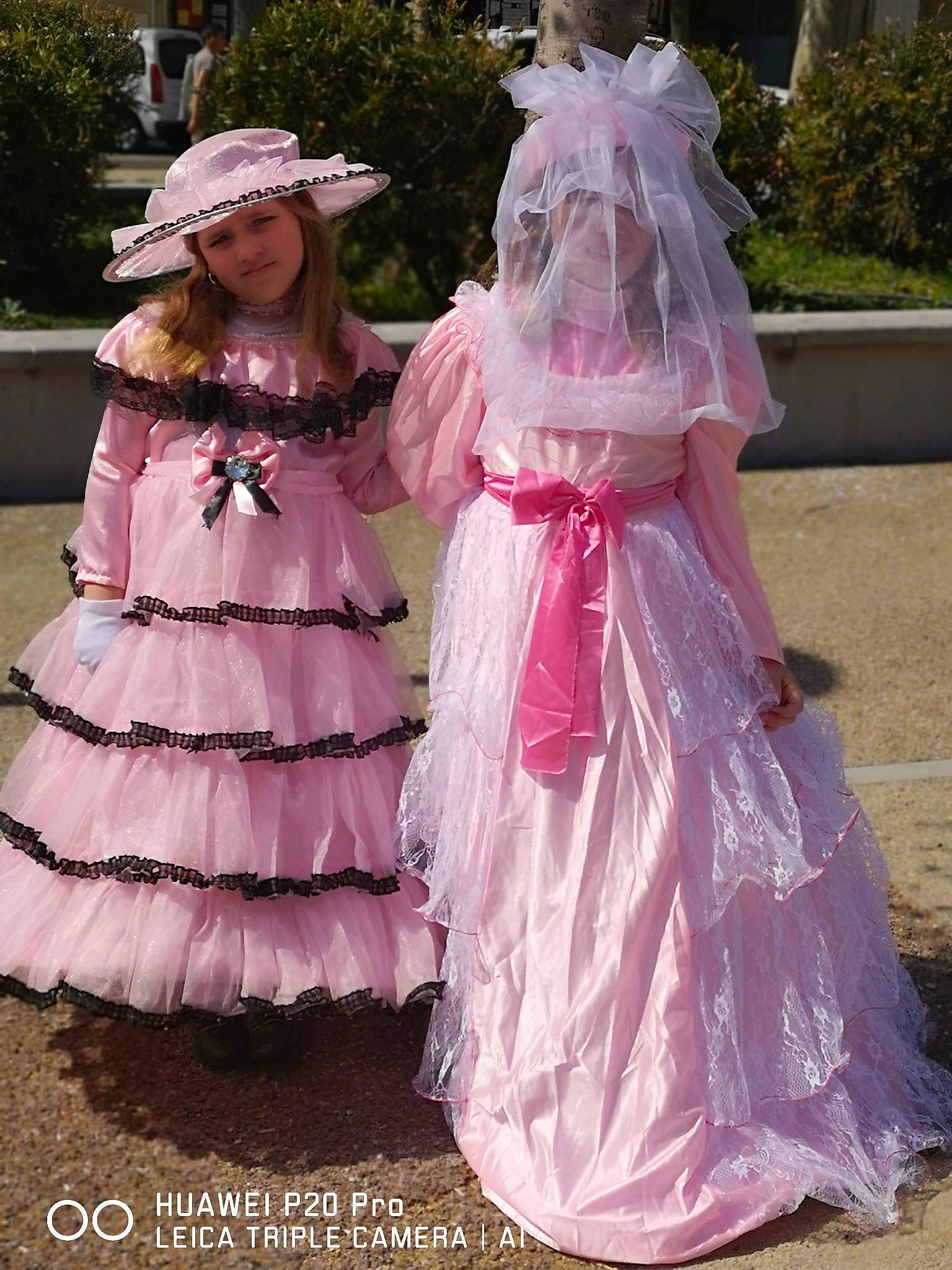 Ornélla participe au concours pour gagner de l'argent avec cette photo : child, clothing, cosplay, costume, costume_design, dress, gown, headwear, outerwear, person, pink, victorian_fashion