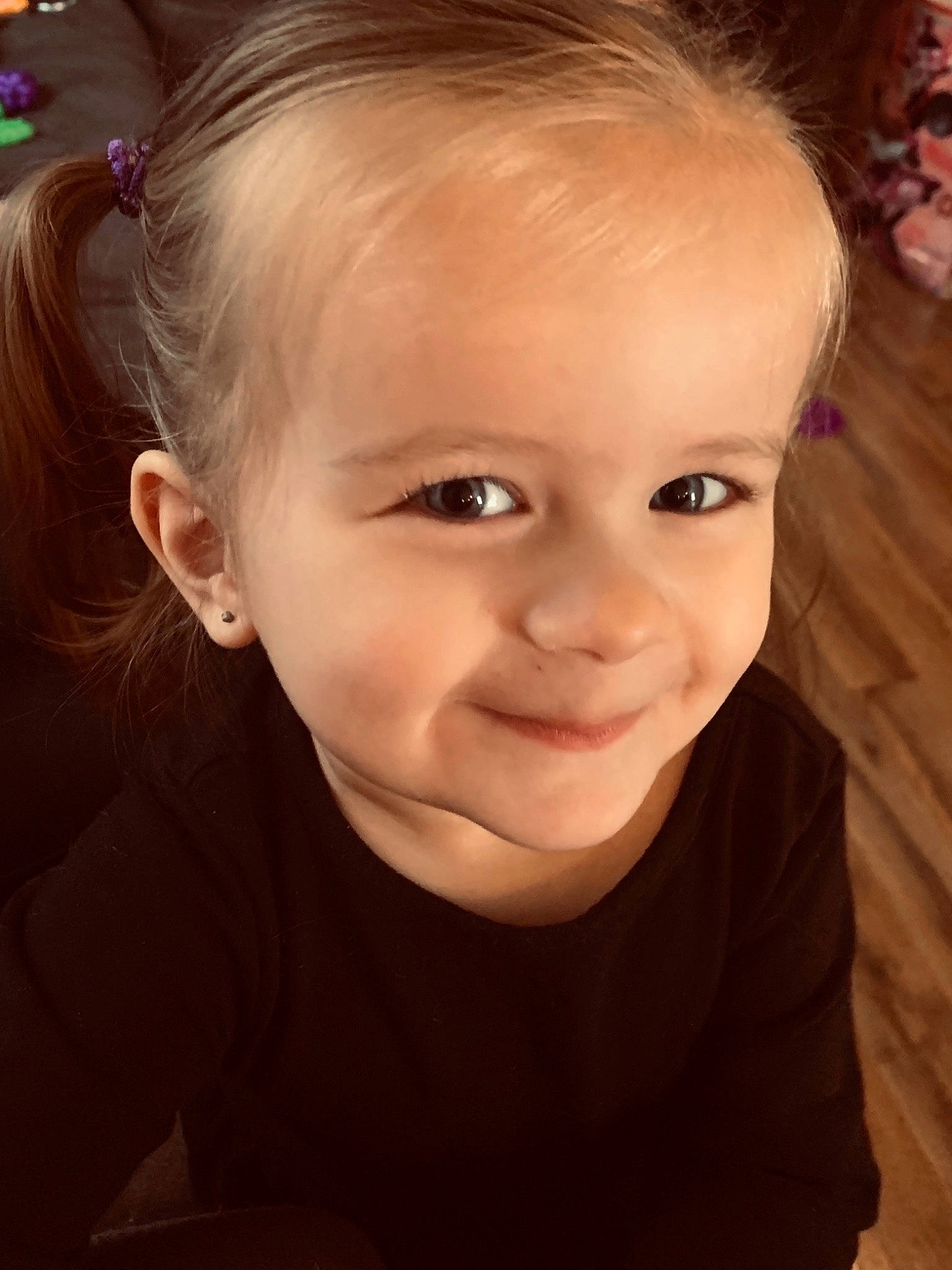 Ella is registered to the contest to win money with this photo: cheek, chin, cool, ear, eyebrow, eyelash, flash_photography, forehead, fun, happy, human_body, iris, joy, lip, mouth, neck, nose, person, shoulder, skin